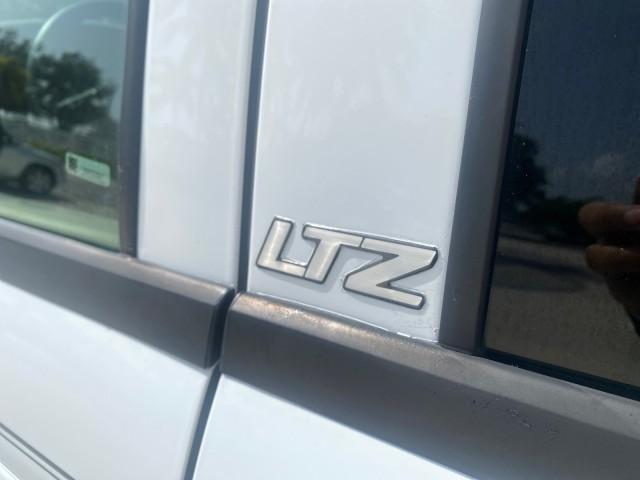 2002 Summit White /Medium Pewter Chevrolet TrailBlazer EXT LT NO ACCIDENTS LOW MILES 69,572 (1GNES16S826) with an 4.2L Vortec 4200 DOHC SFI 24-Valve I6 Engine engine, Automatic transmission, located at 4701 North Dixie Hwy, Pompano Beach, FL, 33064, (954) 422-2889, 26.240938, -80.123474 - OUR WEBPAGE FLORIDACARS1.COM HAS OVER 100 PHOTOS AND FREE CARFAX LINK 2002 CHEVROLET TRAILBLAZER EXT LT VIN: 1GNES16S826101602 1 G N E S 1 6 S 8 2 6 1 0 1 6 0 2 4 DOOR WAGON/SPORT UTILITY 4.2L I6 F DOHC GASOLINE REAR WHEEL DRIVE Top Features Alloy Wheels Leather Seats Running Boards Tow Hitch Basic - Photo#64