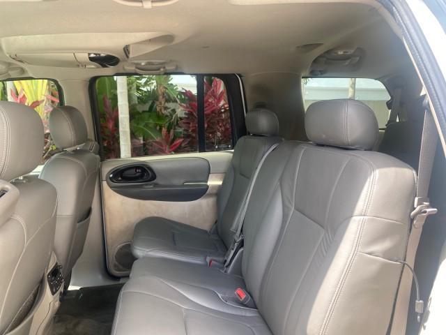 2002 Summit White /Medium Pewter Chevrolet TrailBlazer EXT LT NO ACCIDENTS LOW MILES 69,572 (1GNES16S826) with an 4.2L Vortec 4200 DOHC SFI 24-Valve I6 Engine engine, Automatic transmission, located at 4701 North Dixie Hwy, Pompano Beach, FL, 33064, (954) 422-2889, 26.240938, -80.123474 - OUR WEBPAGE FLORIDACARS1.COM HAS OVER 100 PHOTOS AND FREE CARFAX LINK 2002 CHEVROLET TRAILBLAZER EXT LT VIN: 1GNES16S826101602 1 G N E S 1 6 S 8 2 6 1 0 1 6 0 2 4 DOOR WAGON/SPORT UTILITY 4.2L I6 F DOHC GASOLINE REAR WHEEL DRIVE Top Features Alloy Wheels Leather Seats Running Boards Tow Hitch Basic - Photo#68