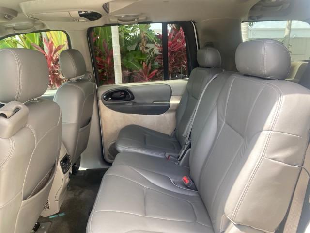 2002 Summit White /Medium Pewter Chevrolet TrailBlazer EXT LT NO ACCIDENTS LOW MILES 69,572 (1GNES16S826) with an 4.2L Vortec 4200 DOHC SFI 24-Valve I6 Engine engine, Automatic transmission, located at 4701 North Dixie Hwy, Pompano Beach, FL, 33064, (954) 422-2889, 26.240938, -80.123474 - OUR WEBPAGE FLORIDACARS1.COM HAS OVER 100 PHOTOS AND FREE CARFAX LINK 2002 CHEVROLET TRAILBLAZER EXT LT VIN: 1GNES16S826101602 1 G N E S 1 6 S 8 2 6 1 0 1 6 0 2 4 DOOR WAGON/SPORT UTILITY 4.2L I6 F DOHC GASOLINE REAR WHEEL DRIVE Top Features Alloy Wheels Leather Seats Running Boards Tow Hitch Basic - Photo#69