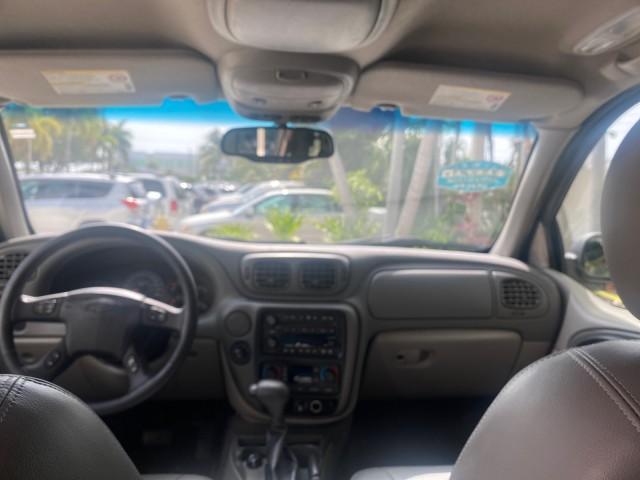 2002 Summit White /Medium Pewter Chevrolet TrailBlazer EXT LT NO ACCIDENTS LOW MILES 69,572 (1GNES16S826) with an 4.2L Vortec 4200 DOHC SFI 24-Valve I6 Engine engine, Automatic transmission, located at 4701 North Dixie Hwy, Pompano Beach, FL, 33064, (954) 422-2889, 26.240938, -80.123474 - OUR WEBPAGE FLORIDACARS1.COM HAS OVER 100 PHOTOS AND FREE CARFAX LINK 2002 CHEVROLET TRAILBLAZER EXT LT VIN: 1GNES16S826101602 1 G N E S 1 6 S 8 2 6 1 0 1 6 0 2 4 DOOR WAGON/SPORT UTILITY 4.2L I6 F DOHC GASOLINE REAR WHEEL DRIVE Top Features Alloy Wheels Leather Seats Running Boards Tow Hitch Basic - Photo#73