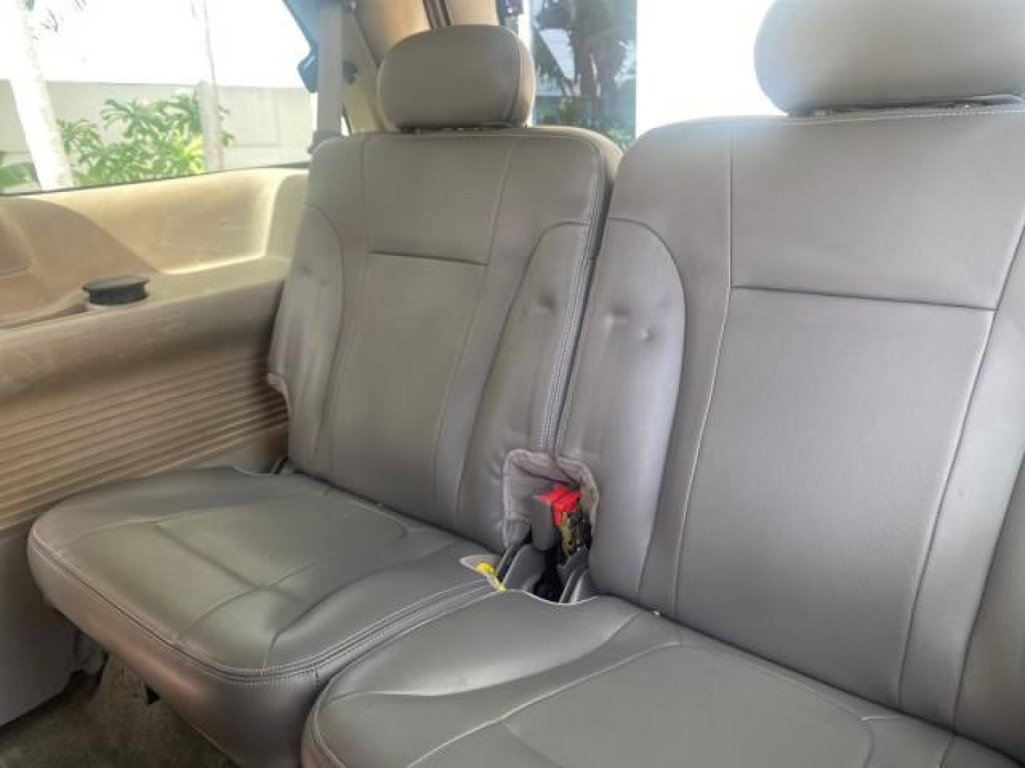 2002 Summit White /Medium Pewter Chevrolet TrailBlazer EXT LT NO ACCIDENTS (1GNES16S826) with an 4.2L Vortec 4200 DOHC SFI 24-Valve I6 Engine engine, Automatic transmission, located at 4701 North Dixie Hwy, Pompano Beach, FL, 33064, (954) 422-2889, 26.240938, -80.123474 - OUR WEBPAGE FLORIDACARS1.COM HAS OVER 100 PHOTOS AND FREE CARFAX LINK 2002 CHEVROLET TRAILBLAZER EXT LT VIN: 1GNES16S826101602 1 G N E S 1 6 S 8 2 6 1 0 1 6 0 2 4 DOOR WAGON/SPORT UTILITY 4.2L I6 F DOHC GASOLINE REAR WHEEL DRIVE Top Features Alloy Wheels Leather Seats Running Boards Tow Hitch Basic - Photo#76