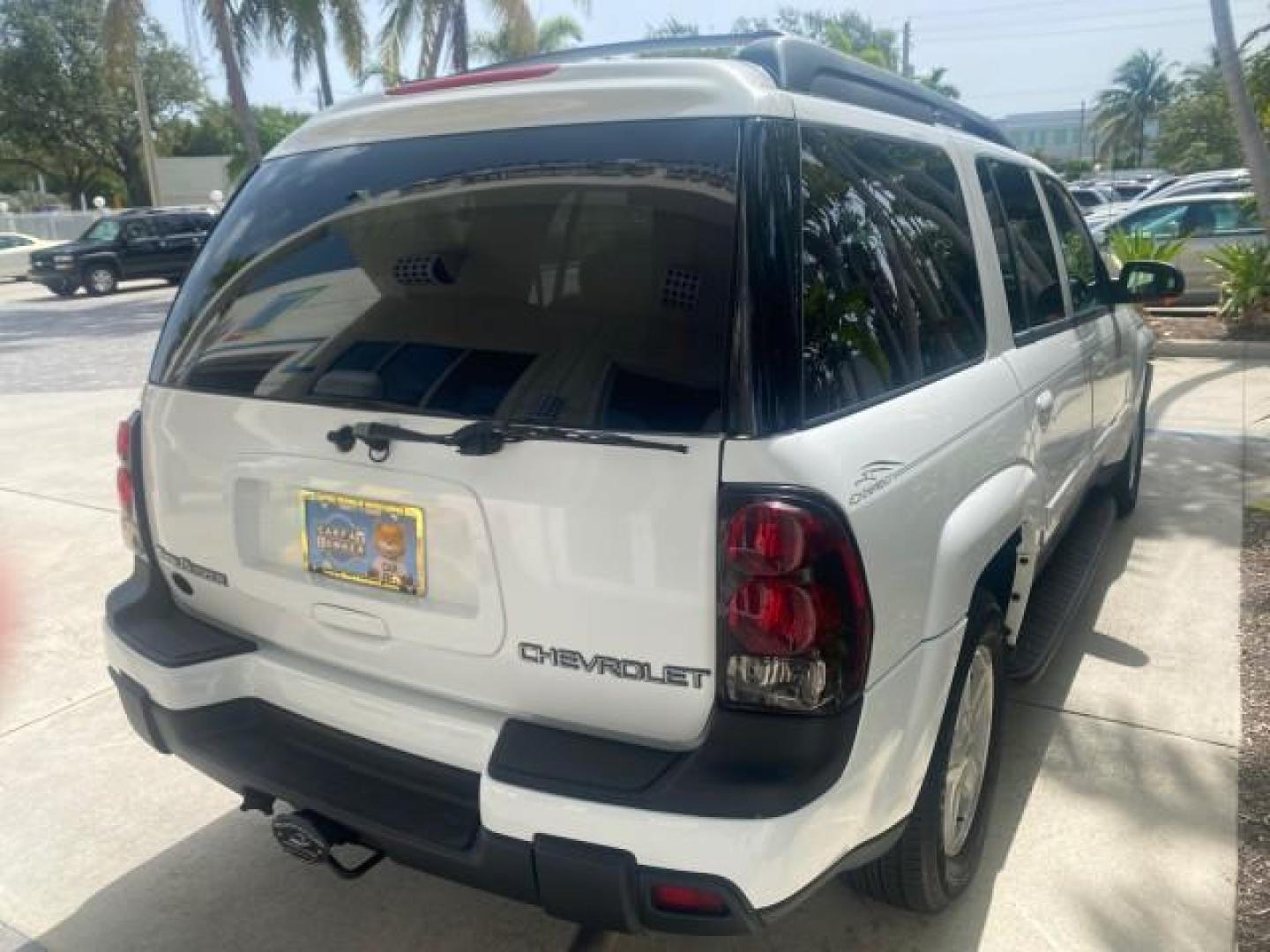 2002 Summit White /Medium Pewter Chevrolet TrailBlazer EXT LT NO ACCIDENTS (1GNES16S826) with an 4.2L Vortec 4200 DOHC SFI 24-Valve I6 Engine engine, Automatic transmission, located at 4701 North Dixie Hwy, Pompano Beach, FL, 33064, (954) 422-2889, 26.240938, -80.123474 - OUR WEBPAGE FLORIDACARS1.COM HAS OVER 100 PHOTOS AND FREE CARFAX LINK 2002 CHEVROLET TRAILBLAZER EXT LT VIN: 1GNES16S826101602 1 G N E S 1 6 S 8 2 6 1 0 1 6 0 2 4 DOOR WAGON/SPORT UTILITY 4.2L I6 F DOHC GASOLINE REAR WHEEL DRIVE Top Features Alloy Wheels Leather Seats Running Boards Tow Hitch Basic - Photo#82
