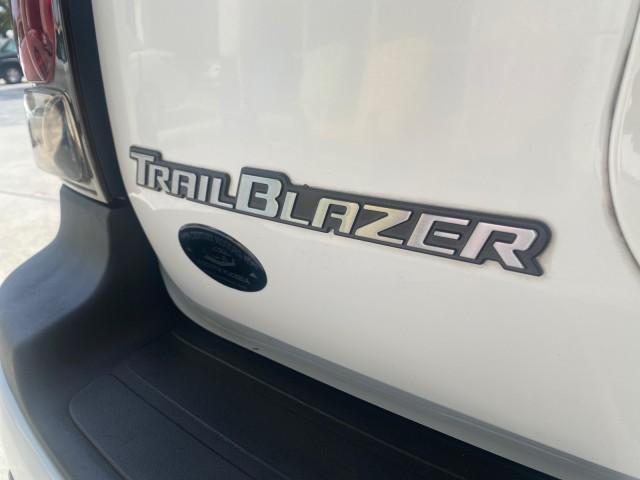 2002 Summit White /Medium Pewter Chevrolet TrailBlazer EXT LT NO ACCIDENTS LOW MILES 69,572 (1GNES16S826) with an 4.2L Vortec 4200 DOHC SFI 24-Valve I6 Engine engine, Automatic transmission, located at 4701 North Dixie Hwy, Pompano Beach, FL, 33064, (954) 422-2889, 26.240938, -80.123474 - OUR WEBPAGE FLORIDACARS1.COM HAS OVER 100 PHOTOS AND FREE CARFAX LINK 2002 CHEVROLET TRAILBLAZER EXT LT VIN: 1GNES16S826101602 1 G N E S 1 6 S 8 2 6 1 0 1 6 0 2 4 DOOR WAGON/SPORT UTILITY 4.2L I6 F DOHC GASOLINE REAR WHEEL DRIVE Top Features Alloy Wheels Leather Seats Running Boards Tow Hitch Basic - Photo#84