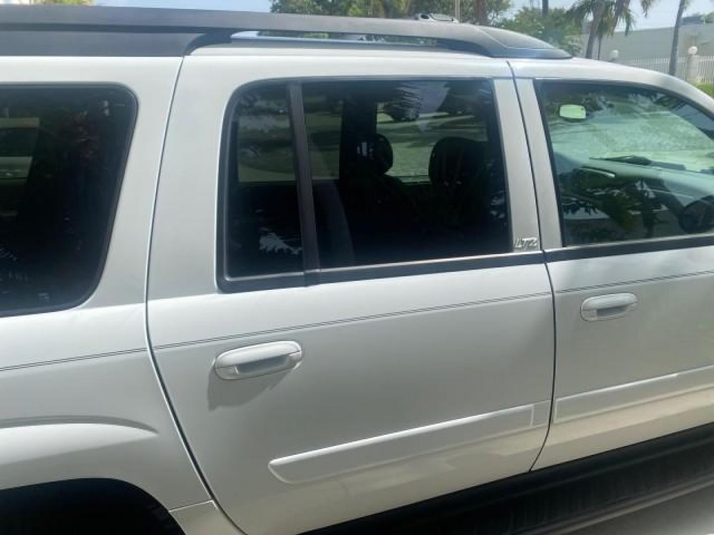 2002 Summit White /Medium Pewter Chevrolet TrailBlazer EXT LT NO ACCIDENTS (1GNES16S826) with an 4.2L Vortec 4200 DOHC SFI 24-Valve I6 Engine engine, Automatic transmission, located at 4701 North Dixie Hwy, Pompano Beach, FL, 33064, (954) 422-2889, 26.240938, -80.123474 - OUR WEBPAGE FLORIDACARS1.COM HAS OVER 100 PHOTOS AND FREE CARFAX LINK 2002 CHEVROLET TRAILBLAZER EXT LT VIN: 1GNES16S826101602 1 G N E S 1 6 S 8 2 6 1 0 1 6 0 2 4 DOOR WAGON/SPORT UTILITY 4.2L I6 F DOHC GASOLINE REAR WHEEL DRIVE Top Features Alloy Wheels Leather Seats Running Boards Tow Hitch Basic - Photo#93