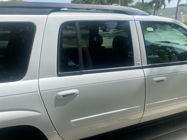2002 Summit White /Medium Pewter Chevrolet TrailBlazer EXT LT NO ACCIDENTS LOW MILES 69,572 (1GNES16S826) with an 4.2L Vortec 4200 DOHC SFI 24-Valve I6 Engine engine, Automatic transmission, located at 4701 North Dixie Hwy, Pompano Beach, FL, 33064, (954) 422-2889, 26.240938, -80.123474 - OUR WEBPAGE FLORIDACARS1.COM HAS OVER 100 PHOTOS AND FREE CARFAX LINK 2002 CHEVROLET TRAILBLAZER EXT LT VIN: 1GNES16S826101602 1 G N E S 1 6 S 8 2 6 1 0 1 6 0 2 4 DOOR WAGON/SPORT UTILITY 4.2L I6 F DOHC GASOLINE REAR WHEEL DRIVE Top Features Alloy Wheels Leather Seats Running Boards Tow Hitch Basic - Photo#93