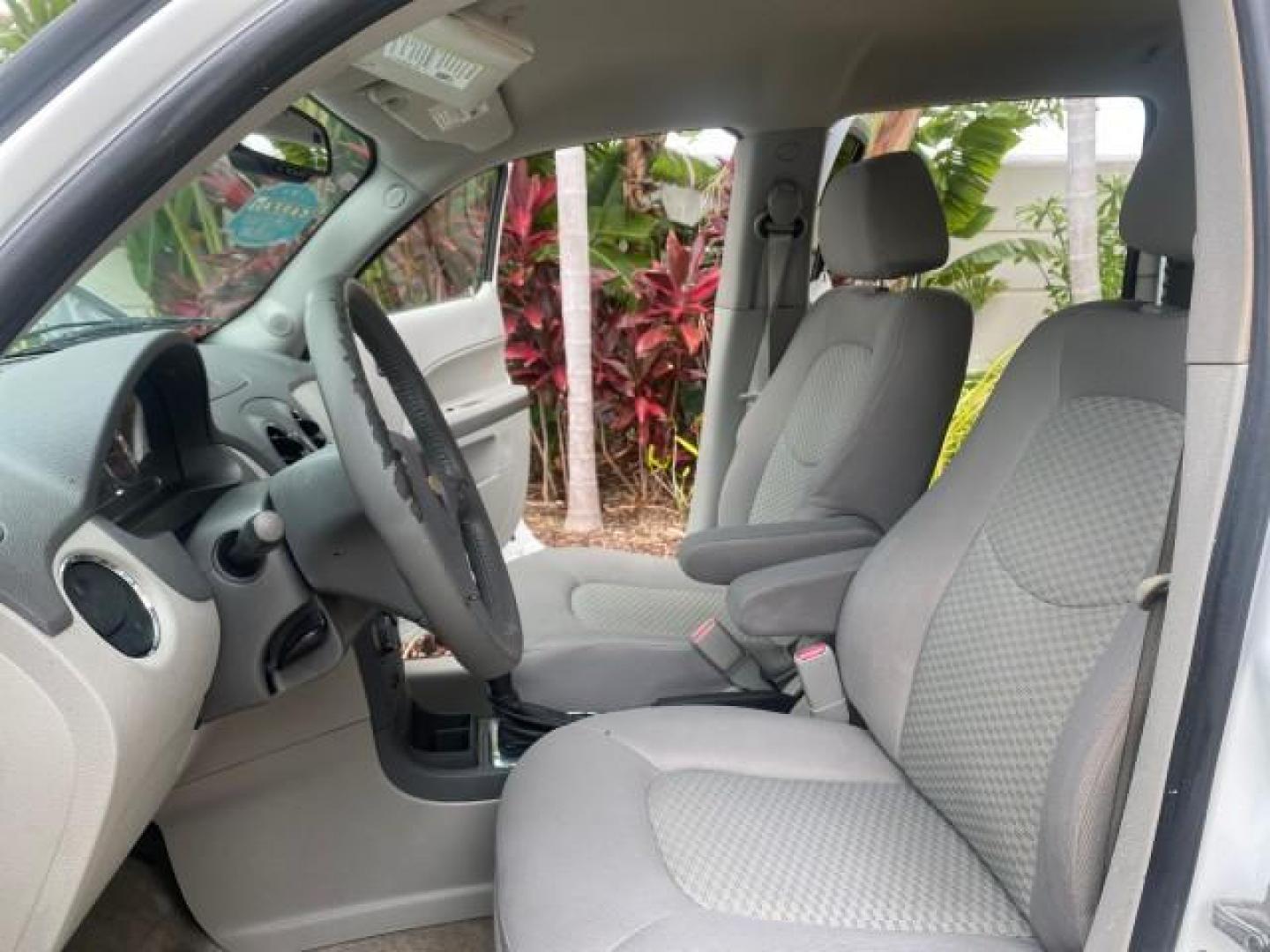 2011 Arctic Ice /Gray Chevrolet HHR LT w/2LT (3GNBACFU5BS) with an Ecotec 2.4L VVT DOHC 4-Cyl SFI E85 Engine engine, Automatic transmission, located at 4701 North Dixie Hwy, Pompano Beach, FL, 33064, (954) 422-2889, 26.240938, -80.123474 - OUR WEBPAGE FLORIDACARS1.COM HAS OVER 100 PHOTOS AND FREE CARFAX LINK 2011 CHEVROLET HHR LT VIN: 3GNBACFU5BS503687 3 G N B A C F U 5 B S 5 0 3 6 8 7 4 DOOR WAGON/SPORT UTILITY 2.4L I4 F DOHC 16V FLEX FUEL FRONT WHEEL DRIVE Highlighted Features Cloth Seats Air Conditioning AM/FM Stereo Power Mirrors - Photo#10