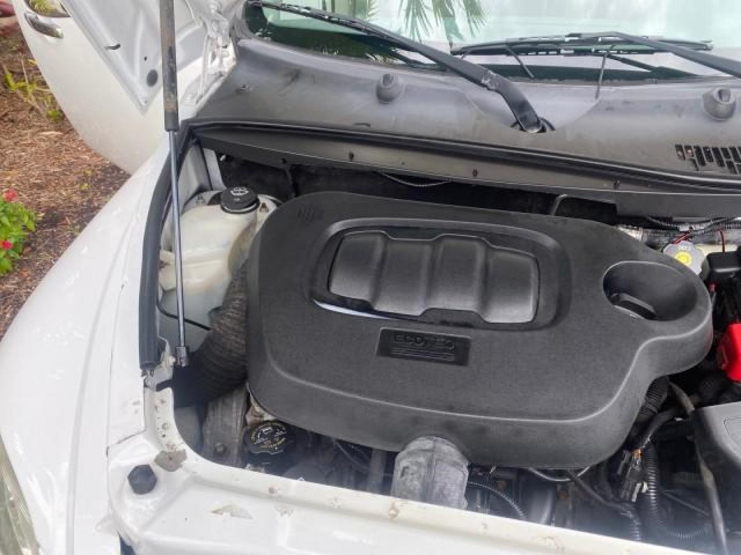 2011 Arctic Ice /Gray Chevrolet HHR LT w/2LT (3GNBACFU5BS) with an Ecotec 2.4L VVT DOHC 4-Cyl SFI E85 Engine engine, Automatic transmission, located at 4701 North Dixie Hwy, Pompano Beach, FL, 33064, (954) 422-2889, 26.240938, -80.123474 - OUR WEBPAGE FLORIDACARS1.COM HAS OVER 100 PHOTOS AND FREE CARFAX LINK 2011 CHEVROLET HHR LT VIN: 3GNBACFU5BS503687 3 G N B A C F U 5 B S 5 0 3 6 8 7 4 DOOR WAGON/SPORT UTILITY 2.4L I4 F DOHC 16V FLEX FUEL FRONT WHEEL DRIVE Highlighted Features Cloth Seats Air Conditioning AM/FM Stereo Power Mirrors - Photo#25