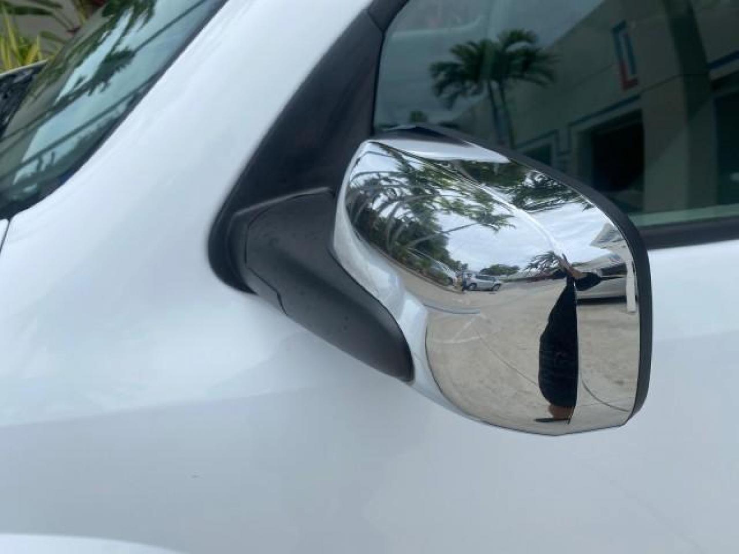 2011 Arctic Ice /Gray Chevrolet HHR LT w/2LT (3GNBACFU5BS) with an Ecotec 2.4L VVT DOHC 4-Cyl SFI E85 Engine engine, Automatic transmission, located at 4701 North Dixie Hwy, Pompano Beach, FL, 33064, (954) 422-2889, 26.240938, -80.123474 - OUR WEBPAGE FLORIDACARS1.COM HAS OVER 100 PHOTOS AND FREE CARFAX LINK 2011 CHEVROLET HHR LT VIN: 3GNBACFU5BS503687 3 G N B A C F U 5 B S 5 0 3 6 8 7 4 DOOR WAGON/SPORT UTILITY 2.4L I4 F DOHC 16V FLEX FUEL FRONT WHEEL DRIVE Highlighted Features Cloth Seats Air Conditioning AM/FM Stereo Power Mirrors - Photo#30