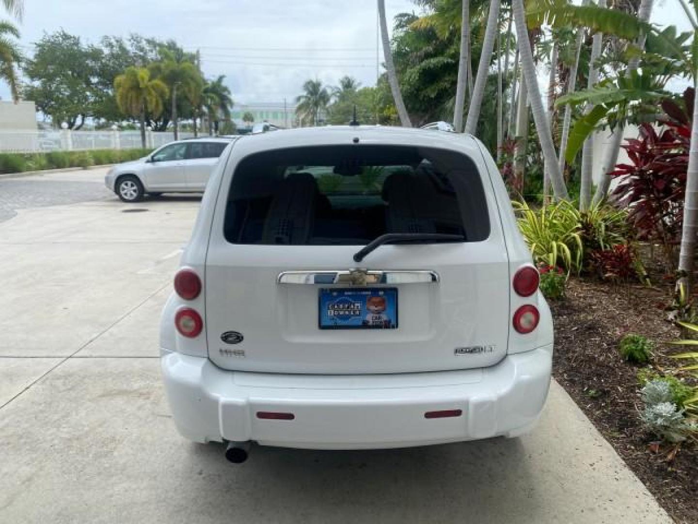 2011 Arctic Ice /Gray Chevrolet HHR LT w/2LT (3GNBACFU5BS) with an Ecotec 2.4L VVT DOHC 4-Cyl SFI E85 Engine engine, Automatic transmission, located at 4701 North Dixie Hwy, Pompano Beach, FL, 33064, (954) 422-2889, 26.240938, -80.123474 - OUR WEBPAGE FLORIDACARS1.COM HAS OVER 100 PHOTOS AND FREE CARFAX LINK 2011 CHEVROLET HHR LT VIN: 3GNBACFU5BS503687 3 G N B A C F U 5 B S 5 0 3 6 8 7 4 DOOR WAGON/SPORT UTILITY 2.4L I4 F DOHC 16V FLEX FUEL FRONT WHEEL DRIVE Highlighted Features Cloth Seats Air Conditioning AM/FM Stereo Power Mirrors - Photo#70