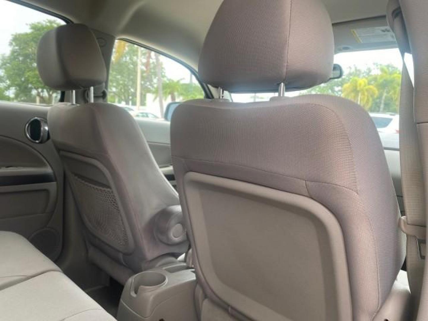 2011 Arctic Ice /Gray Chevrolet HHR LT w/2LT (3GNBACFU5BS) with an Ecotec 2.4L VVT DOHC 4-Cyl SFI E85 Engine engine, Automatic transmission, located at 4701 North Dixie Hwy, Pompano Beach, FL, 33064, (954) 422-2889, 26.240938, -80.123474 - OUR WEBPAGE FLORIDACARS1.COM HAS OVER 100 PHOTOS AND FREE CARFAX LINK 2011 CHEVROLET HHR LT VIN: 3GNBACFU5BS503687 3 G N B A C F U 5 B S 5 0 3 6 8 7 4 DOOR WAGON/SPORT UTILITY 2.4L I4 F DOHC 16V FLEX FUEL FRONT WHEEL DRIVE Highlighted Features Cloth Seats Air Conditioning AM/FM Stereo Power Mirrors - Photo#90