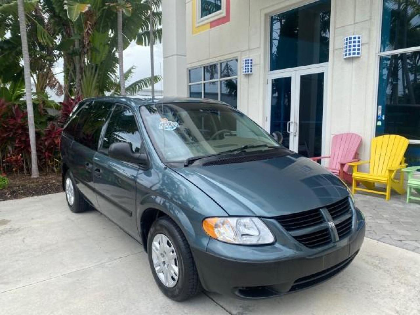 2007 Magnesium Pearl /Medium Slate Gray Dodge Caravan SE 1 OWNER LOW MILES 57,531 (1D4GP25B07B) with an 2.4L DOHC SMPI 16-Valve 4-Cyl Engine engine, Automatic transmission, located at 4701 North Dixie Hwy, Pompano Beach, FL, 33064, (954) 422-2889, 26.240938, -80.123474 - OUR WEBPAGE FLORIDACARS1.COM HAS OVER 100 PHOTOS AND FREE CARFAX LINK 2007 DODGE CARAVAN SE VIN: 1D4GP25B07B182994 1 D 4 G P 2 5 B 0 7 B 1 8 2 9 9 4 VAN 2.4L I4 F DOHC GASOLINE FRONT WHEEL DRIVE Top Features Cloth Seats Third Row Seat Basic Features AM/FM Stereo Air Conditioning Automatic Transmissi - Photo#1
