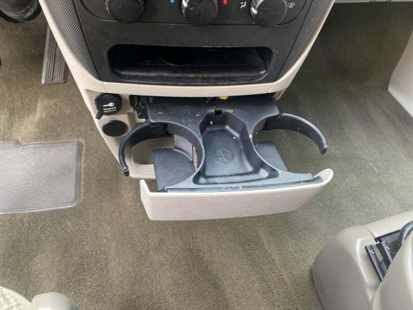 2007 Magnesium Pearl /Medium Slate Gray Dodge Caravan SE 1 OWNER LOW MILES 57,531 (1D4GP25B07B) with an 2.4L DOHC SMPI 16-Valve 4-Cyl Engine engine, Automatic transmission, located at 4701 North Dixie Hwy, Pompano Beach, FL, 33064, (954) 422-2889, 26.240938, -80.123474 - OUR WEBPAGE FLORIDACARS1.COM HAS OVER 100 PHOTOS AND FREE CARFAX LINK 2007 DODGE CARAVAN SE VIN: 1D4GP25B07B182994 1 D 4 G P 2 5 B 0 7 B 1 8 2 9 9 4 VAN 2.4L I4 F DOHC GASOLINE FRONT WHEEL DRIVE Top Features Cloth Seats Third Row Seat Basic Features AM/FM Stereo Air Conditioning Automatic Transmissi - Photo#40