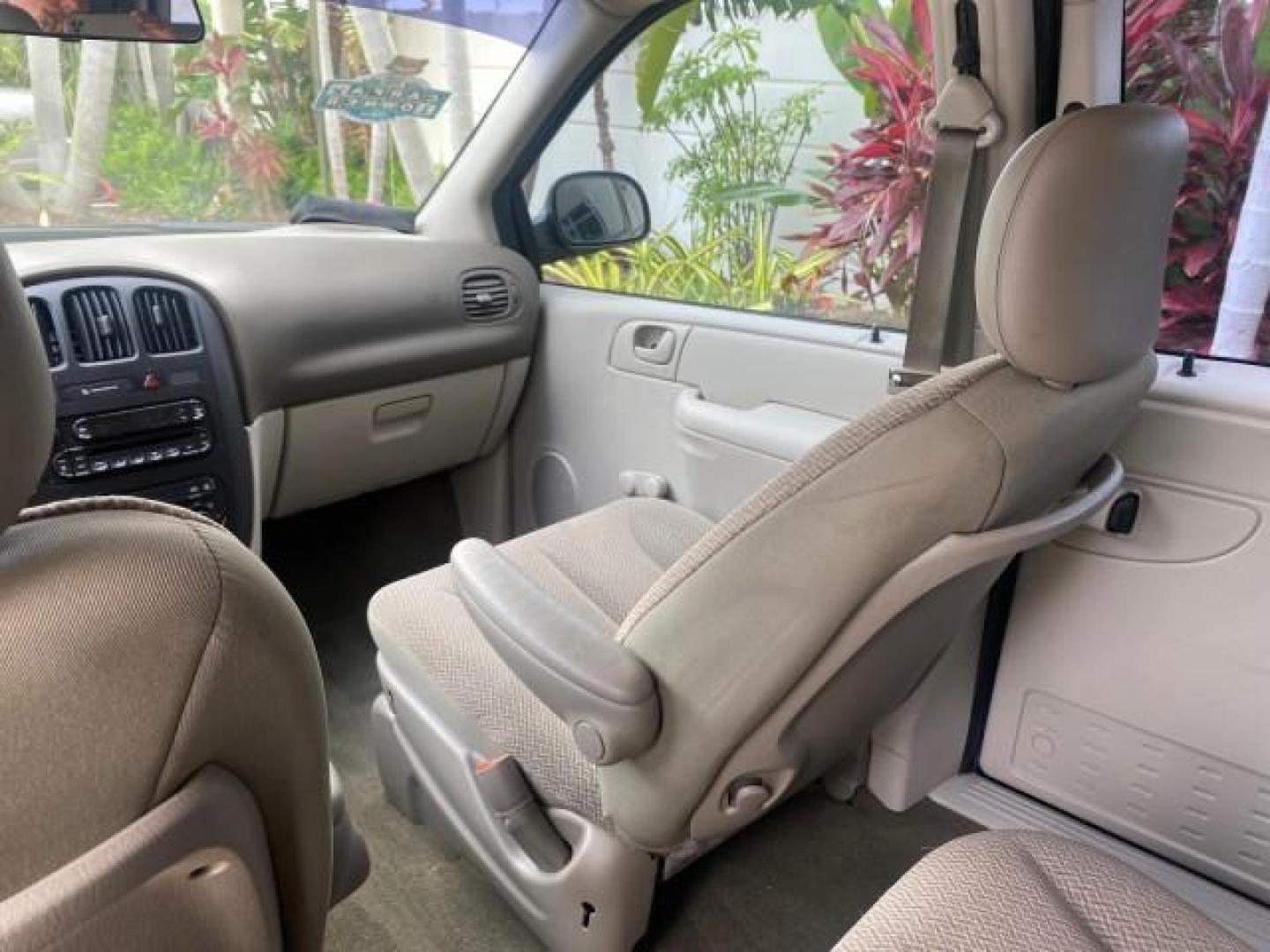 2007 Magnesium Pearl /Medium Slate Gray Dodge Caravan SE 1 OWNER LOW MILES 57,531 (1D4GP25B07B) with an 2.4L DOHC SMPI 16-Valve 4-Cyl Engine engine, Automatic transmission, located at 4701 North Dixie Hwy, Pompano Beach, FL, 33064, (954) 422-2889, 26.240938, -80.123474 - OUR WEBPAGE FLORIDACARS1.COM HAS OVER 100 PHOTOS AND FREE CARFAX LINK 2007 DODGE CARAVAN SE VIN: 1D4GP25B07B182994 1 D 4 G P 2 5 B 0 7 B 1 8 2 9 9 4 VAN 2.4L I4 F DOHC GASOLINE FRONT WHEEL DRIVE Top Features Cloth Seats Third Row Seat Basic Features AM/FM Stereo Air Conditioning Automatic Transmissi - Photo#67