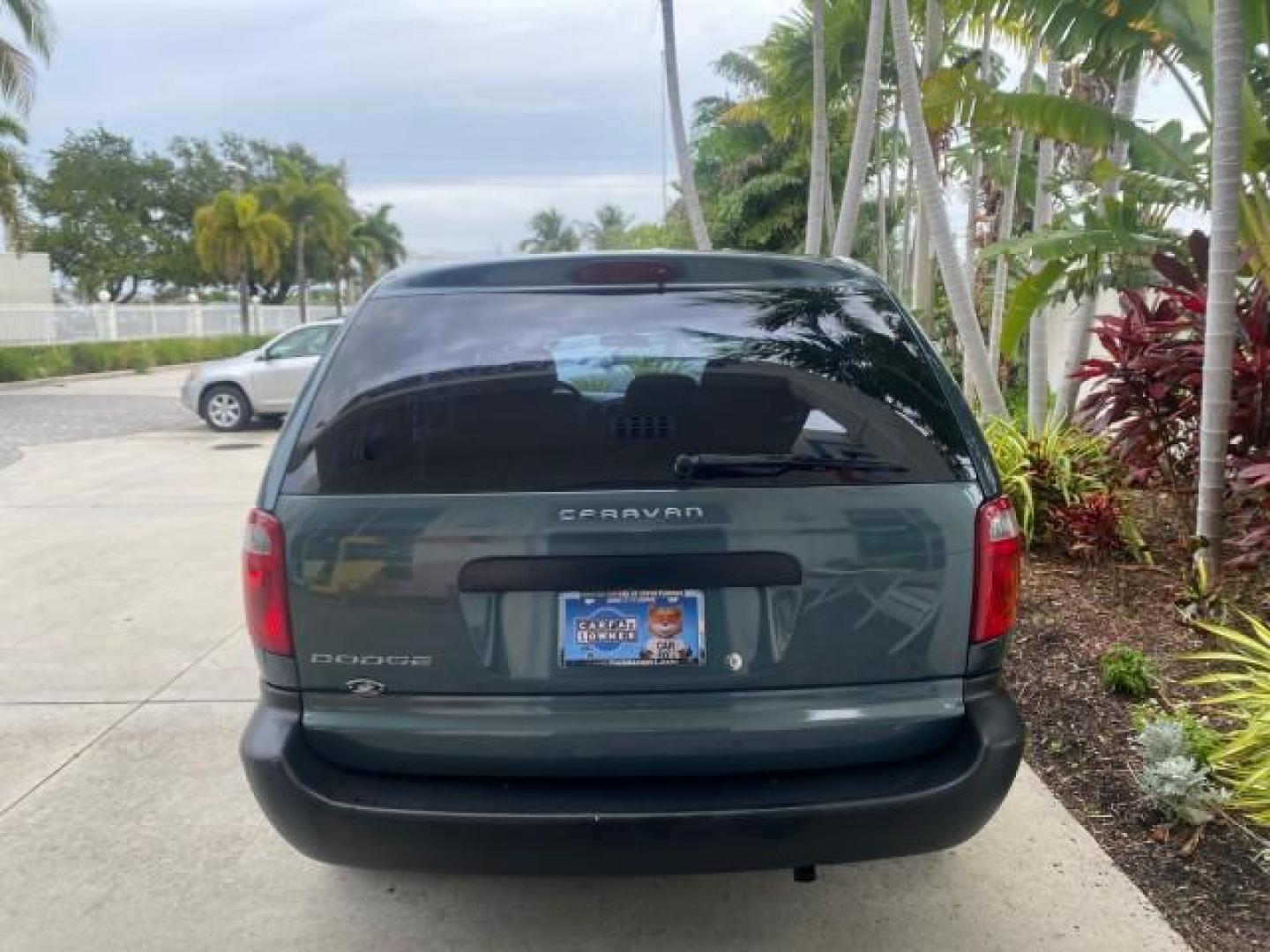 2007 Magnesium Pearl /Medium Slate Gray Dodge Caravan SE 1 OWNER LOW MILES 57,531 (1D4GP25B07B) with an 2.4L DOHC SMPI 16-Valve 4-Cyl Engine engine, Automatic transmission, located at 4701 North Dixie Hwy, Pompano Beach, FL, 33064, (954) 422-2889, 26.240938, -80.123474 - OUR WEBPAGE FLORIDACARS1.COM HAS OVER 100 PHOTOS AND FREE CARFAX LINK 2007 DODGE CARAVAN SE VIN: 1D4GP25B07B182994 1 D 4 G P 2 5 B 0 7 B 1 8 2 9 9 4 VAN 2.4L I4 F DOHC GASOLINE FRONT WHEEL DRIVE Top Features Cloth Seats Third Row Seat Basic Features AM/FM Stereo Air Conditioning Automatic Transmissi - Photo#74
