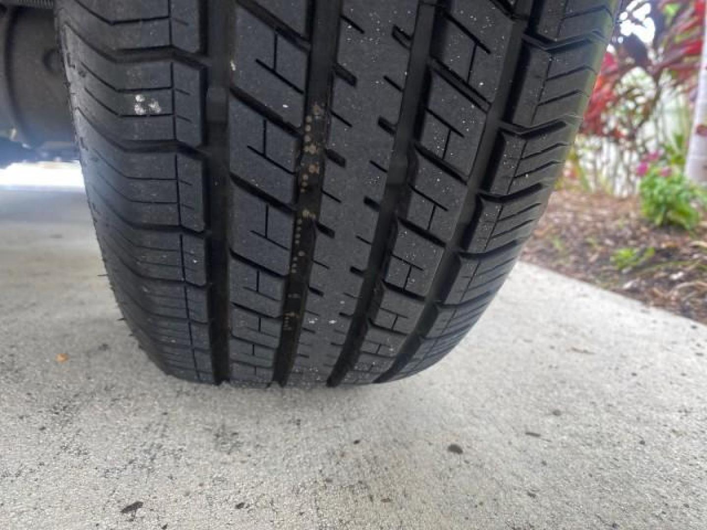 2007 Magnesium Pearl /Medium Slate Gray Dodge Caravan SE 1 OWNER LOW MILES 57,531 (1D4GP25B07B) with an 2.4L DOHC SMPI 16-Valve 4-Cyl Engine engine, Automatic transmission, located at 4701 North Dixie Hwy, Pompano Beach, FL, 33064, (954) 422-2889, 26.240938, -80.123474 - OUR WEBPAGE FLORIDACARS1.COM HAS OVER 100 PHOTOS AND FREE CARFAX LINK 2007 DODGE CARAVAN SE VIN: 1D4GP25B07B182994 1 D 4 G P 2 5 B 0 7 B 1 8 2 9 9 4 VAN 2.4L I4 F DOHC GASOLINE FRONT WHEEL DRIVE Top Features Cloth Seats Third Row Seat Basic Features AM/FM Stereo Air Conditioning Automatic Transmissi - Photo#85