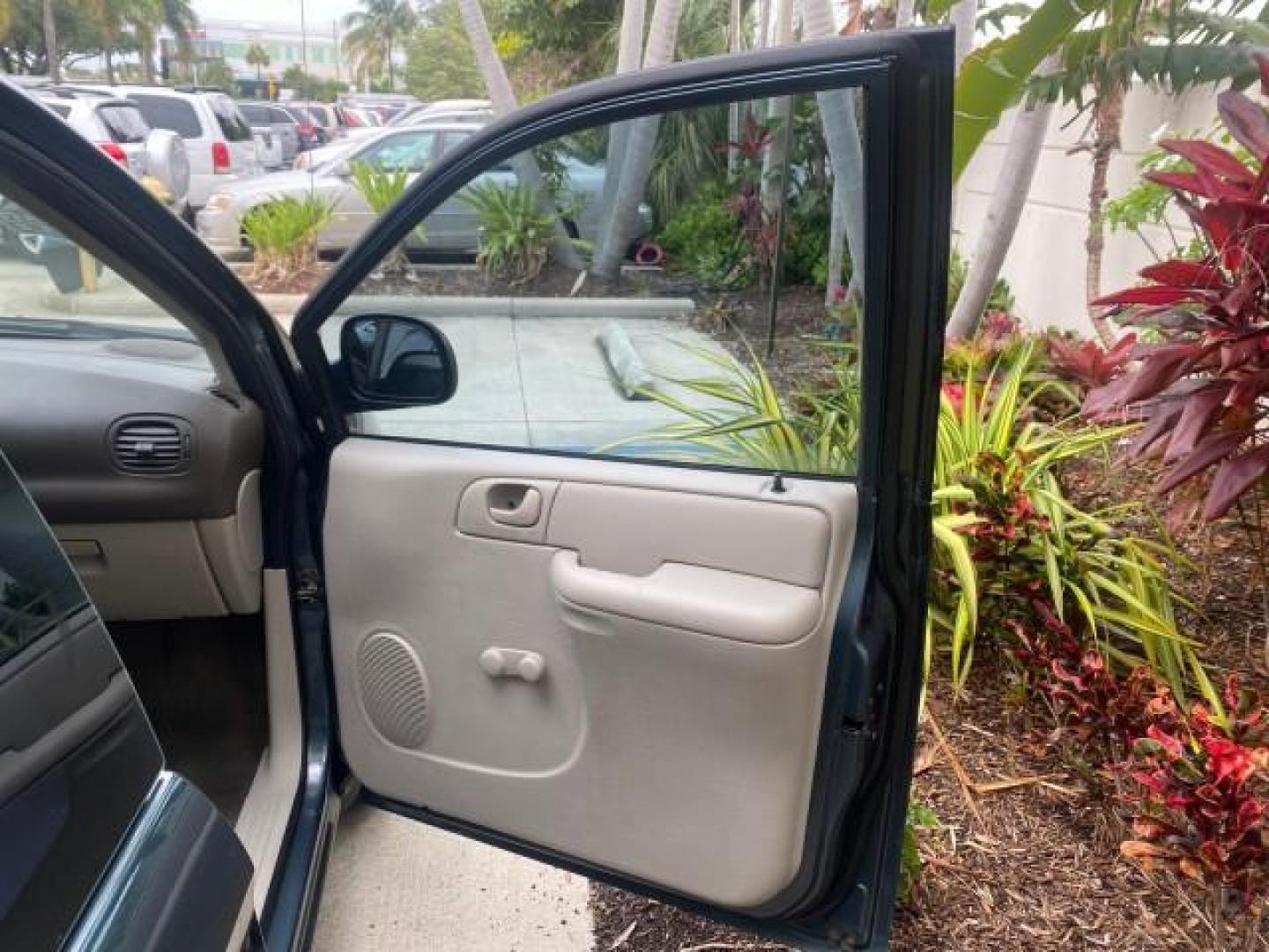 2007 Magnesium Pearl /Medium Slate Gray Dodge Caravan SE 1 OWNER LOW MILES 57,531 (1D4GP25B07B) with an 2.4L DOHC SMPI 16-Valve 4-Cyl Engine engine, Automatic transmission, located at 4701 North Dixie Hwy, Pompano Beach, FL, 33064, (954) 422-2889, 26.240938, -80.123474 - OUR WEBPAGE FLORIDACARS1.COM HAS OVER 100 PHOTOS AND FREE CARFAX LINK 2007 DODGE CARAVAN SE VIN: 1D4GP25B07B182994 1 D 4 G P 2 5 B 0 7 B 1 8 2 9 9 4 VAN 2.4L I4 F DOHC GASOLINE FRONT WHEEL DRIVE Top Features Cloth Seats Third Row Seat Basic Features AM/FM Stereo Air Conditioning Automatic Transmissi - Photo#99