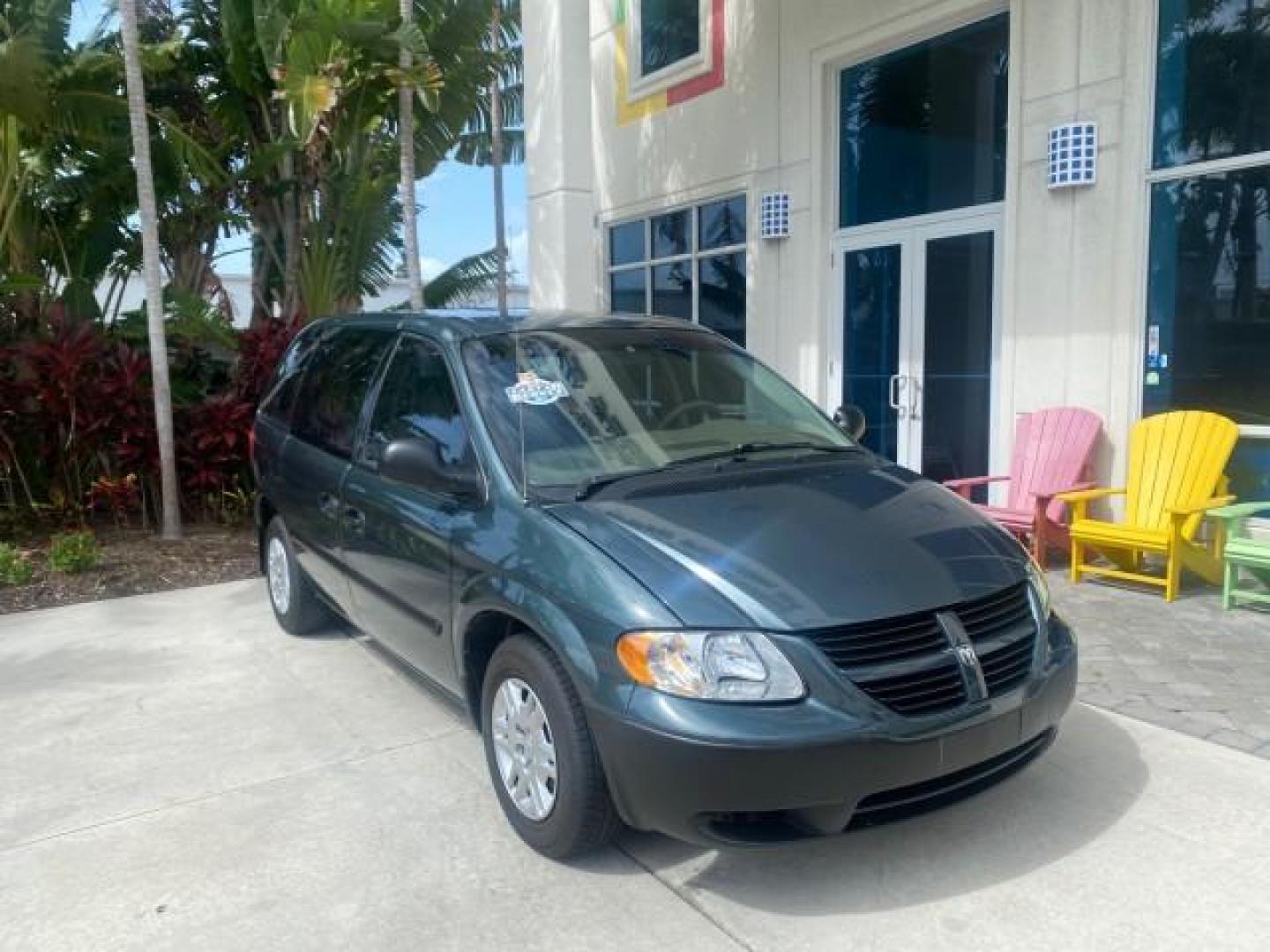 2007 Magnesium Pearl /Medium Slate Gray Dodge Caravan SE 1 OWNER LOW MILES 57,531 (1D4GP25B07B) with an 2.4L DOHC SMPI 16-Valve 4-Cyl Engine engine, Automatic transmission, located at 4701 North Dixie Hwy, Pompano Beach, FL, 33064, (954) 422-2889, 26.240938, -80.123474 - OUR WEBPAGE FLORIDACARS1.COM HAS OVER 100 PHOTOS AND FREE CARFAX LINK 2007 DODGE CARAVAN SE VIN: 1D4GP25B07B182994 1 D 4 G P 2 5 B 0 7 B 1 8 2 9 9 4 VAN 2.4L I4 F DOHC GASOLINE FRONT WHEEL DRIVE Top Features Cloth Seats Third Row Seat Basic Features AM/FM Stereo Air Conditioning Automatic Transmissi - Photo#1