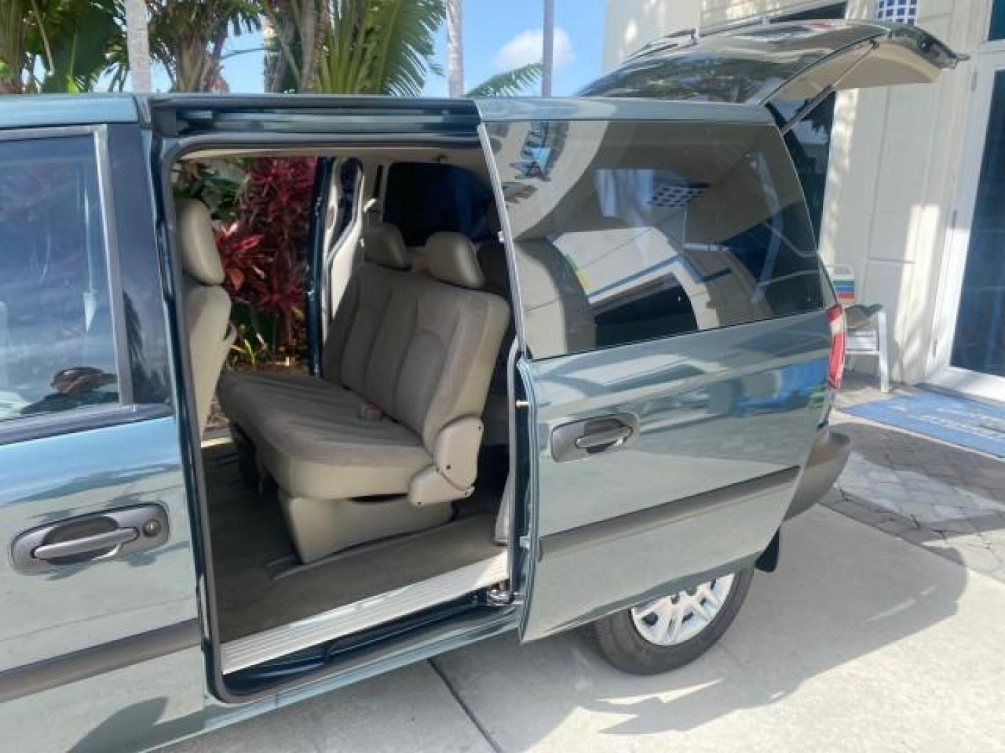 2007 Magnesium Pearl /Medium Slate Gray Dodge Caravan SE 1 OWNER LOW MILES 57,531 (1D4GP25B07B) with an 2.4L DOHC SMPI 16-Valve 4-Cyl Engine engine, Automatic transmission, located at 4701 North Dixie Hwy, Pompano Beach, FL, 33064, (954) 422-2889, 26.240938, -80.123474 - OUR WEBPAGE FLORIDACARS1.COM HAS OVER 100 PHOTOS AND FREE CARFAX LINK 2007 DODGE CARAVAN SE VIN: 1D4GP25B07B182994 1 D 4 G P 2 5 B 0 7 B 1 8 2 9 9 4 VAN 2.4L I4 F DOHC GASOLINE FRONT WHEEL DRIVE Top Features Cloth Seats Third Row Seat Basic Features AM/FM Stereo Air Conditioning Automatic Transmissi - Photo#13
