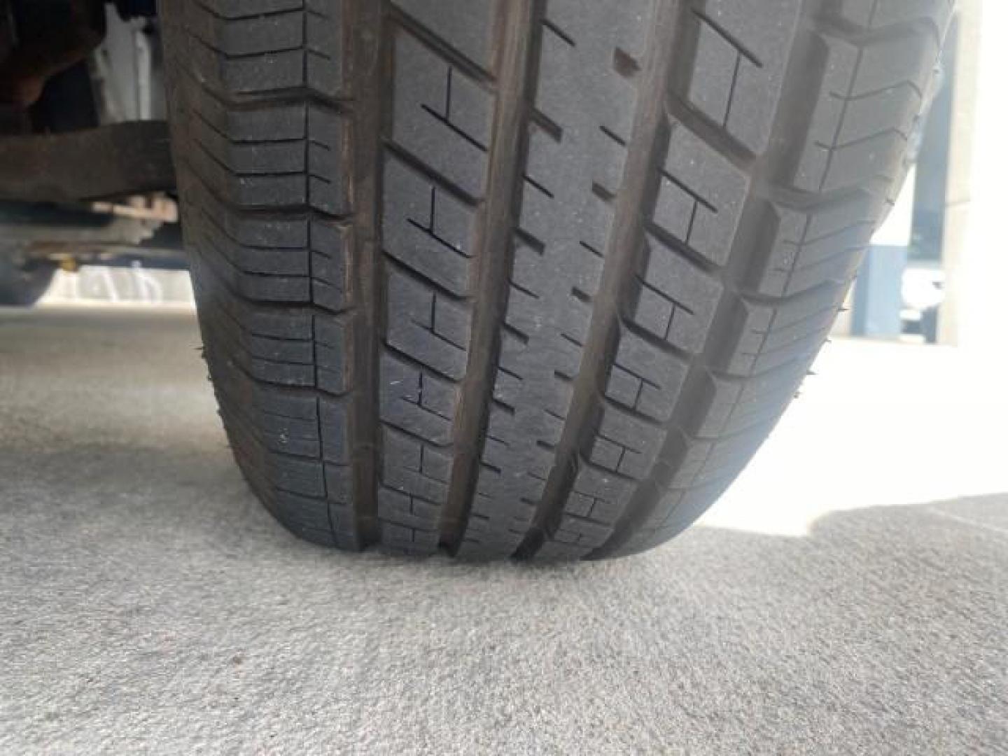 2007 Magnesium Pearl /Medium Slate Gray Dodge Caravan SE 1 OWNER LOW MILES 57,531 (1D4GP25B07B) with an 2.4L DOHC SMPI 16-Valve 4-Cyl Engine engine, Automatic transmission, located at 4701 North Dixie Hwy, Pompano Beach, FL, 33064, (954) 422-2889, 26.240938, -80.123474 - OUR WEBPAGE FLORIDACARS1.COM HAS OVER 100 PHOTOS AND FREE CARFAX LINK 2007 DODGE CARAVAN SE VIN: 1D4GP25B07B182994 1 D 4 G P 2 5 B 0 7 B 1 8 2 9 9 4 VAN 2.4L I4 F DOHC GASOLINE FRONT WHEEL DRIVE Top Features Cloth Seats Third Row Seat Basic Features AM/FM Stereo Air Conditioning Automatic Transmissi - Photo#20