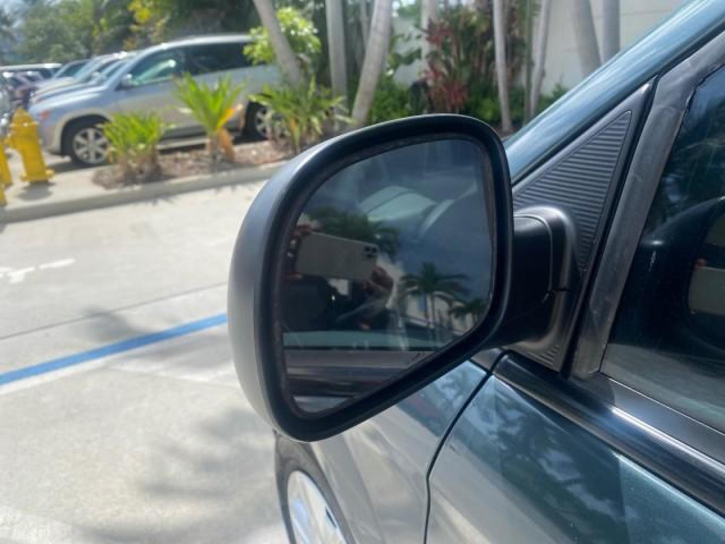 2007 Magnesium Pearl /Medium Slate Gray Dodge Caravan SE 1 OWNER LOW MILES 57,531 (1D4GP25B07B) with an 2.4L DOHC SMPI 16-Valve 4-Cyl Engine engine, Automatic transmission, located at 4701 North Dixie Hwy, Pompano Beach, FL, 33064, (954) 422-2889, 26.240938, -80.123474 - OUR WEBPAGE FLORIDACARS1.COM HAS OVER 100 PHOTOS AND FREE CARFAX LINK 2007 DODGE CARAVAN SE VIN: 1D4GP25B07B182994 1 D 4 G P 2 5 B 0 7 B 1 8 2 9 9 4 VAN 2.4L I4 F DOHC GASOLINE FRONT WHEEL DRIVE Top Features Cloth Seats Third Row Seat Basic Features AM/FM Stereo Air Conditioning Automatic Transmissi - Photo#29