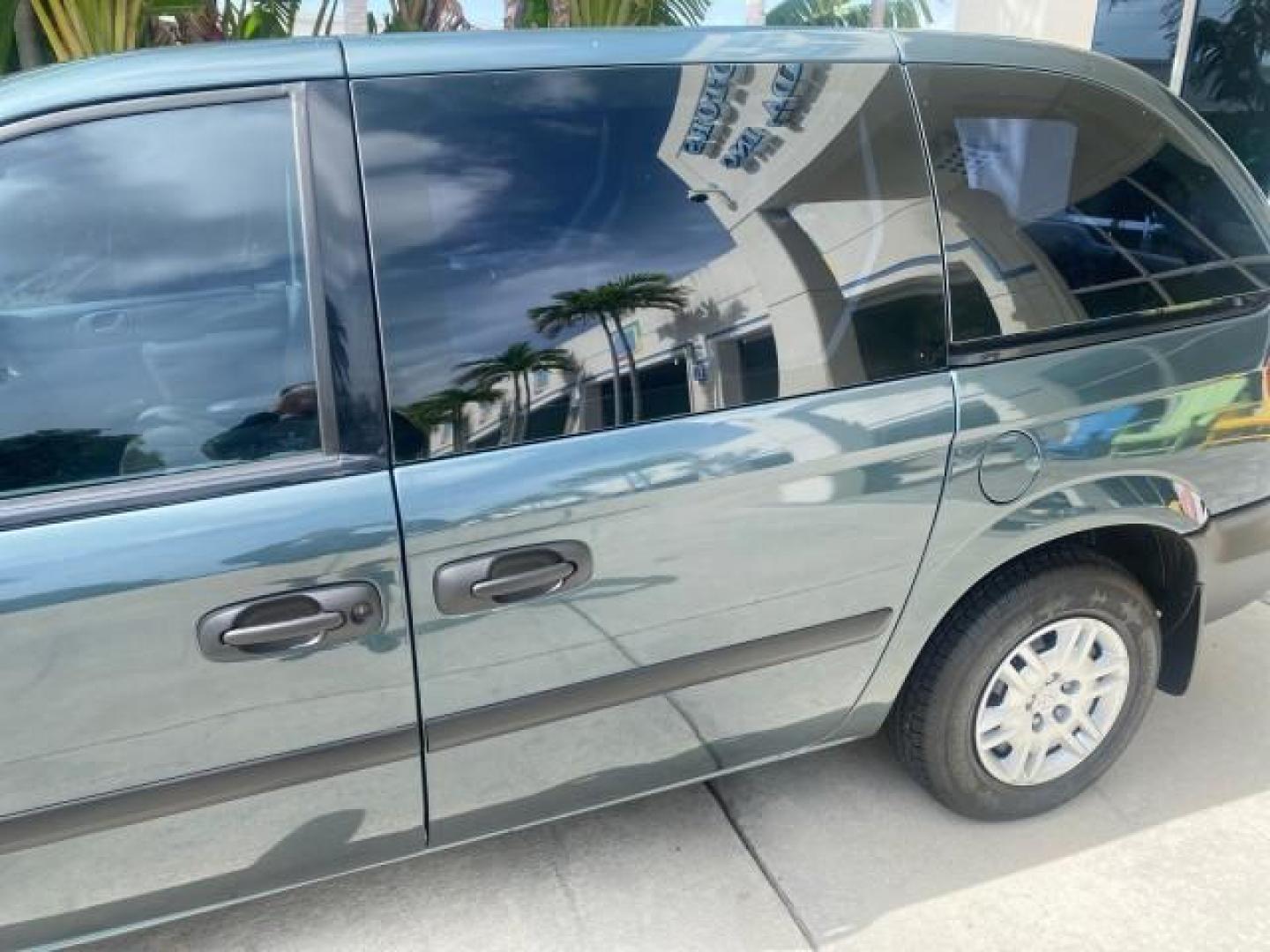 2007 Magnesium Pearl /Medium Slate Gray Dodge Caravan SE 1 OWNER LOW MILES 57,531 (1D4GP25B07B) with an 2.4L DOHC SMPI 16-Valve 4-Cyl Engine engine, Automatic transmission, located at 4701 North Dixie Hwy, Pompano Beach, FL, 33064, (954) 422-2889, 26.240938, -80.123474 - OUR WEBPAGE FLORIDACARS1.COM HAS OVER 100 PHOTOS AND FREE CARFAX LINK 2007 DODGE CARAVAN SE VIN: 1D4GP25B07B182994 1 D 4 G P 2 5 B 0 7 B 1 8 2 9 9 4 VAN 2.4L I4 F DOHC GASOLINE FRONT WHEEL DRIVE Top Features Cloth Seats Third Row Seat Basic Features AM/FM Stereo Air Conditioning Automatic Transmissi - Photo#55