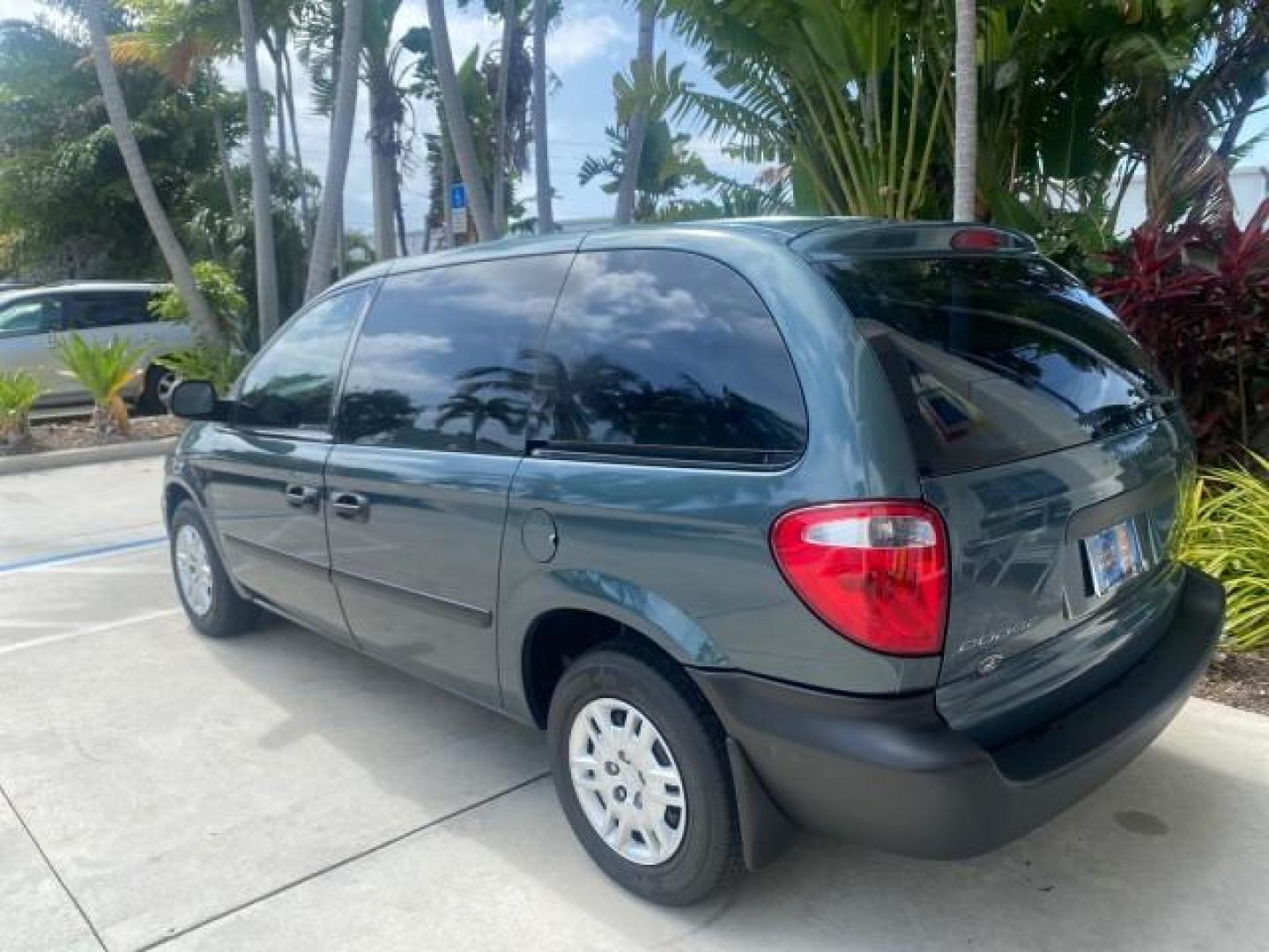 2007 Magnesium Pearl /Medium Slate Gray Dodge Caravan SE 1 OWNER LOW MILES 57,531 (1D4GP25B07B) with an 2.4L DOHC SMPI 16-Valve 4-Cyl Engine engine, Automatic transmission, located at 4701 North Dixie Hwy, Pompano Beach, FL, 33064, (954) 422-2889, 26.240938, -80.123474 - OUR WEBPAGE FLORIDACARS1.COM HAS OVER 100 PHOTOS AND FREE CARFAX LINK 2007 DODGE CARAVAN SE VIN: 1D4GP25B07B182994 1 D 4 G P 2 5 B 0 7 B 1 8 2 9 9 4 VAN 2.4L I4 F DOHC GASOLINE FRONT WHEEL DRIVE Top Features Cloth Seats Third Row Seat Basic Features AM/FM Stereo Air Conditioning Automatic Transmissi - Photo#70