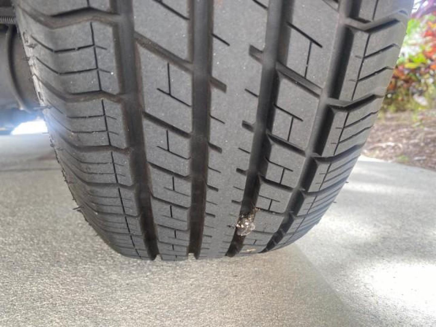 2007 Magnesium Pearl /Medium Slate Gray Dodge Caravan SE 1 OWNER LOW MILES 57,531 (1D4GP25B07B) with an 2.4L DOHC SMPI 16-Valve 4-Cyl Engine engine, Automatic transmission, located at 4701 North Dixie Hwy, Pompano Beach, FL, 33064, (954) 422-2889, 26.240938, -80.123474 - OUR WEBPAGE FLORIDACARS1.COM HAS OVER 100 PHOTOS AND FREE CARFAX LINK 2007 DODGE CARAVAN SE VIN: 1D4GP25B07B182994 1 D 4 G P 2 5 B 0 7 B 1 8 2 9 9 4 VAN 2.4L I4 F DOHC GASOLINE FRONT WHEEL DRIVE Top Features Cloth Seats Third Row Seat Basic Features AM/FM Stereo Air Conditioning Automatic Transmissi - Photo#80