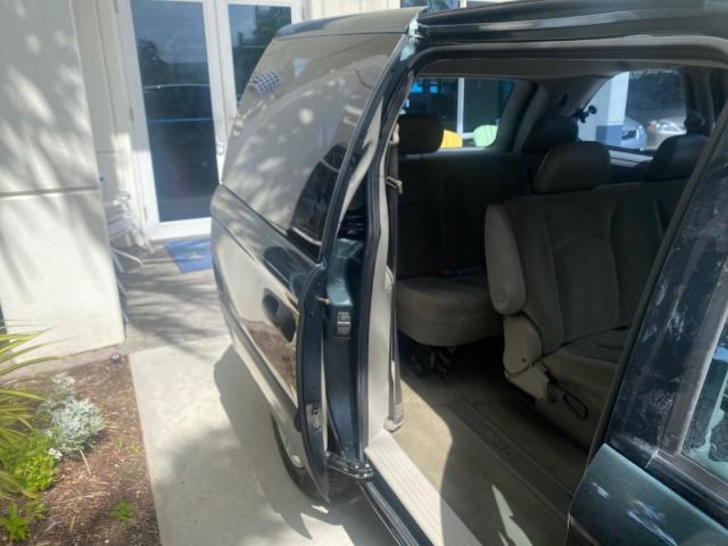 2007 Magnesium Pearl /Medium Slate Gray Dodge Caravan SE 1 OWNER LOW MILES 57,531 (1D4GP25B07B) with an 2.4L DOHC SMPI 16-Valve 4-Cyl Engine engine, Automatic transmission, located at 4701 North Dixie Hwy, Pompano Beach, FL, 33064, (954) 422-2889, 26.240938, -80.123474 - OUR WEBPAGE FLORIDACARS1.COM HAS OVER 100 PHOTOS AND FREE CARFAX LINK 2007 DODGE CARAVAN SE VIN: 1D4GP25B07B182994 1 D 4 G P 2 5 B 0 7 B 1 8 2 9 9 4 VAN 2.4L I4 F DOHC GASOLINE FRONT WHEEL DRIVE Top Features Cloth Seats Third Row Seat Basic Features AM/FM Stereo Air Conditioning Automatic Transmissi - Photo#82