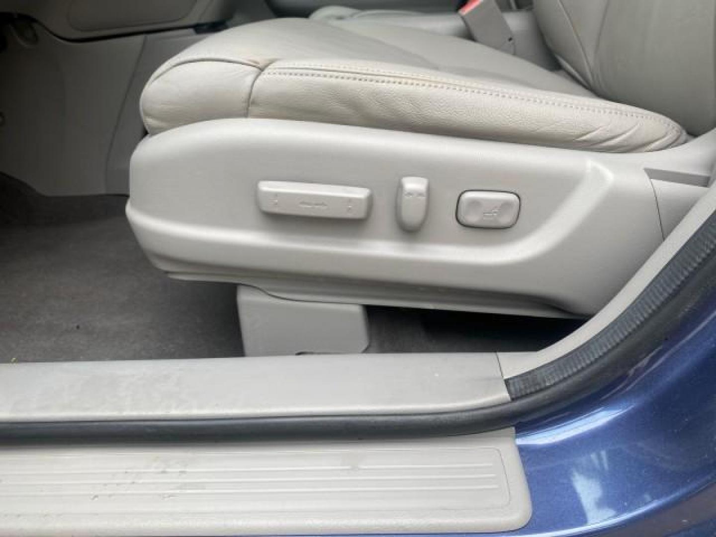2014 Twilight Blue Metallic /Gray Honda CR-V EX-L LOW MILES 27,328 1 OWNER (2HKRM3H72EH) with an 2.4L I-4 16-Valve DOHC i-VTEC Engine engine, Automatic transmission, located at 4701 North Dixie Hwy, Pompano Beach, FL, 33064, (954) 422-2889, 26.240938, -80.123474 - OUR WEBPAGE FLORIDACARS1.COM HAS OVER 100 PHOTOS AND FREE CARFAX LINK 2014 HONDA CR-V EX-L VIN: 2HKRM3H72EH534254 2 H K R M 3 H 7 2 E H 5 3 4 2 5 4 4 DOOR WAGON/SPORT UTILITY 2.4L I4 F DOHC 16V GASOLINE FRONT WHEEL DRIVE Top Features Alloy Wheels Bluetooth Technology Front Seat Heaters Leather Seats - Photo#32