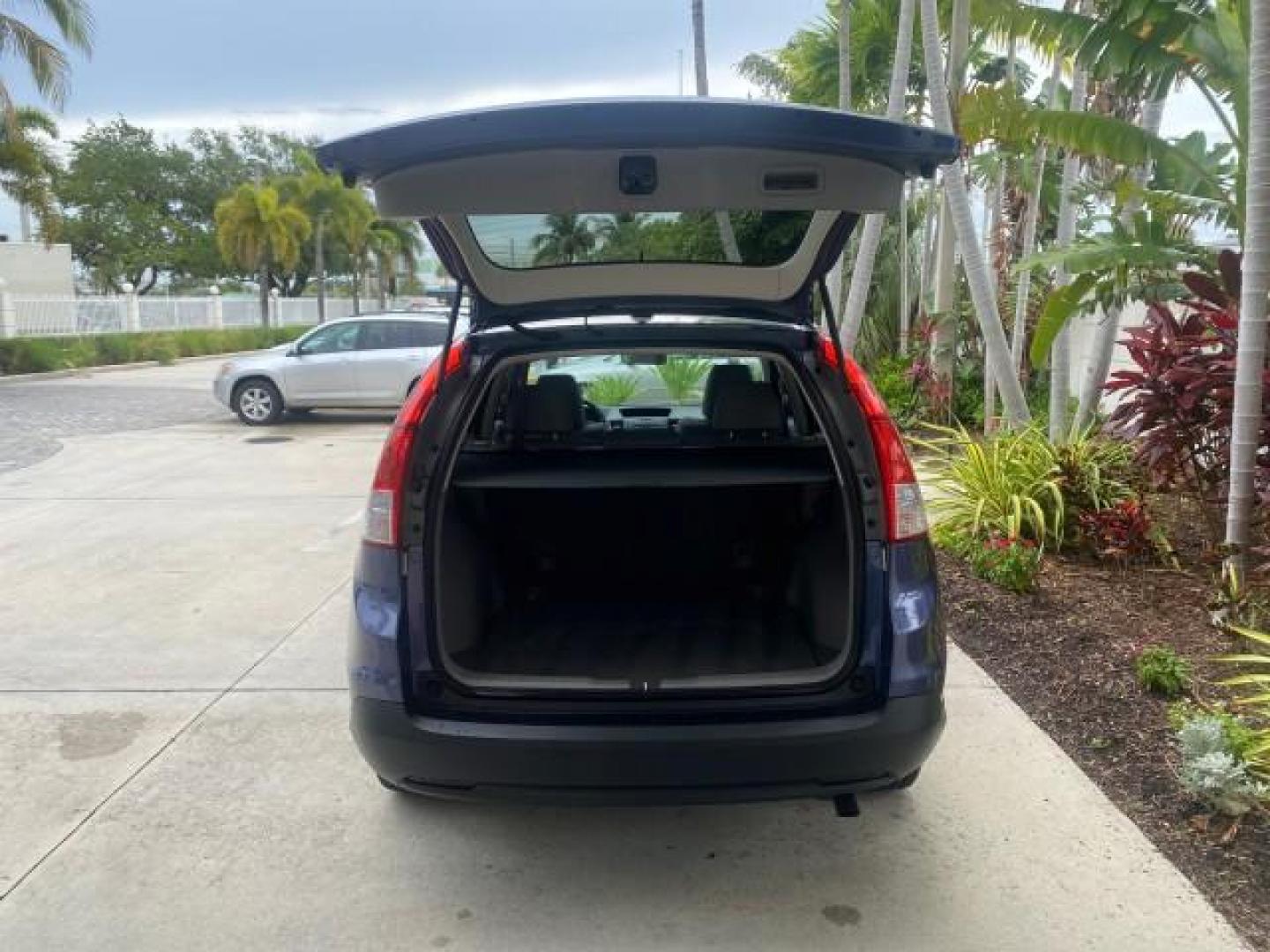2014 Twilight Blue Metallic /Gray Honda CR-V EX-L LOW MILES 27,328 1 OWNER (2HKRM3H72EH) with an 2.4L I-4 16-Valve DOHC i-VTEC Engine engine, Automatic transmission, located at 4701 North Dixie Hwy, Pompano Beach, FL, 33064, (954) 422-2889, 26.240938, -80.123474 - OUR WEBPAGE FLORIDACARS1.COM HAS OVER 100 PHOTOS AND FREE CARFAX LINK 2014 HONDA CR-V EX-L VIN: 2HKRM3H72EH534254 2 H K R M 3 H 7 2 E H 5 3 4 2 5 4 4 DOOR WAGON/SPORT UTILITY 2.4L I4 F DOHC 16V GASOLINE FRONT WHEEL DRIVE Top Features Alloy Wheels Bluetooth Technology Front Seat Heaters Leather Seats - Photo#85