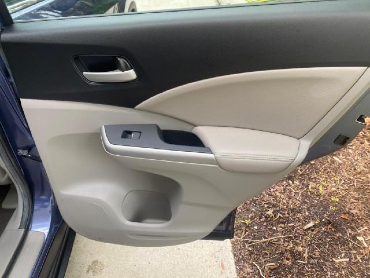 2014 Twilight Blue Metallic /Gray Honda CR-V EX-L LOW MILES 27,328 1 OWNER (2HKRM3H72EH) with an 2.4L I-4 16-Valve DOHC i-VTEC Engine engine, Automatic transmission, located at 4701 North Dixie Hwy, Pompano Beach, FL, 33064, (954) 422-2889, 26.240938, -80.123474 - OUR WEBPAGE FLORIDACARS1.COM HAS OVER 100 PHOTOS AND FREE CARFAX LINK 2014 HONDA CR-V EX-L VIN: 2HKRM3H72EH534254 2 H K R M 3 H 7 2 E H 5 3 4 2 5 4 4 DOOR WAGON/SPORT UTILITY 2.4L I4 F DOHC 16V GASOLINE FRONT WHEEL DRIVE Top Features Alloy Wheels Bluetooth Technology Front Seat Heaters Leather Seats - Photo#93