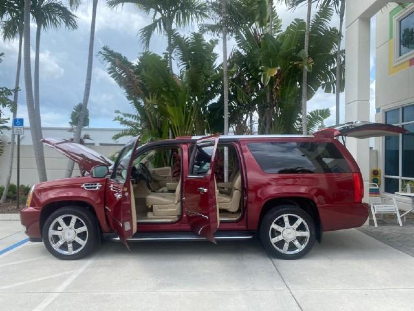 2011 Infrared Tintcoat /Cashmere/Cocoa Cadillac Escalade ESV Luxury LOW MILES 33,518 1 OWNER (1GYS3HEF2BR) with an 6.2L Vortec 1000 VVT V8 SFI Active Fuel Management Engine engine, Automatic transmission, located at 4701 North Dixie Hwy, Pompano Beach, FL, 33064, (954) 422-2889, 26.240938, -80.123474 - OUR WEBPAGE FLORIDACARS1.COM HAS OVER 100 PHOTOS AND FREE CARFAX LINK 2011 CADILLAC ESCALADE ESV LUXURY VIN: 1GYS3HEF2BR243684 1 G Y S 3 H E F 2 B R 2 4 3 6 8 4 4 DOOR WAGON/SPORT UTILITY 6.2L V8 F OHV 16V FLEX FUEL REAR WHEEL DRIVE Top Features 20 Inch Plus Wheels A/C Seat(s) Alloy Wheels BOSE Soun - Photo#8