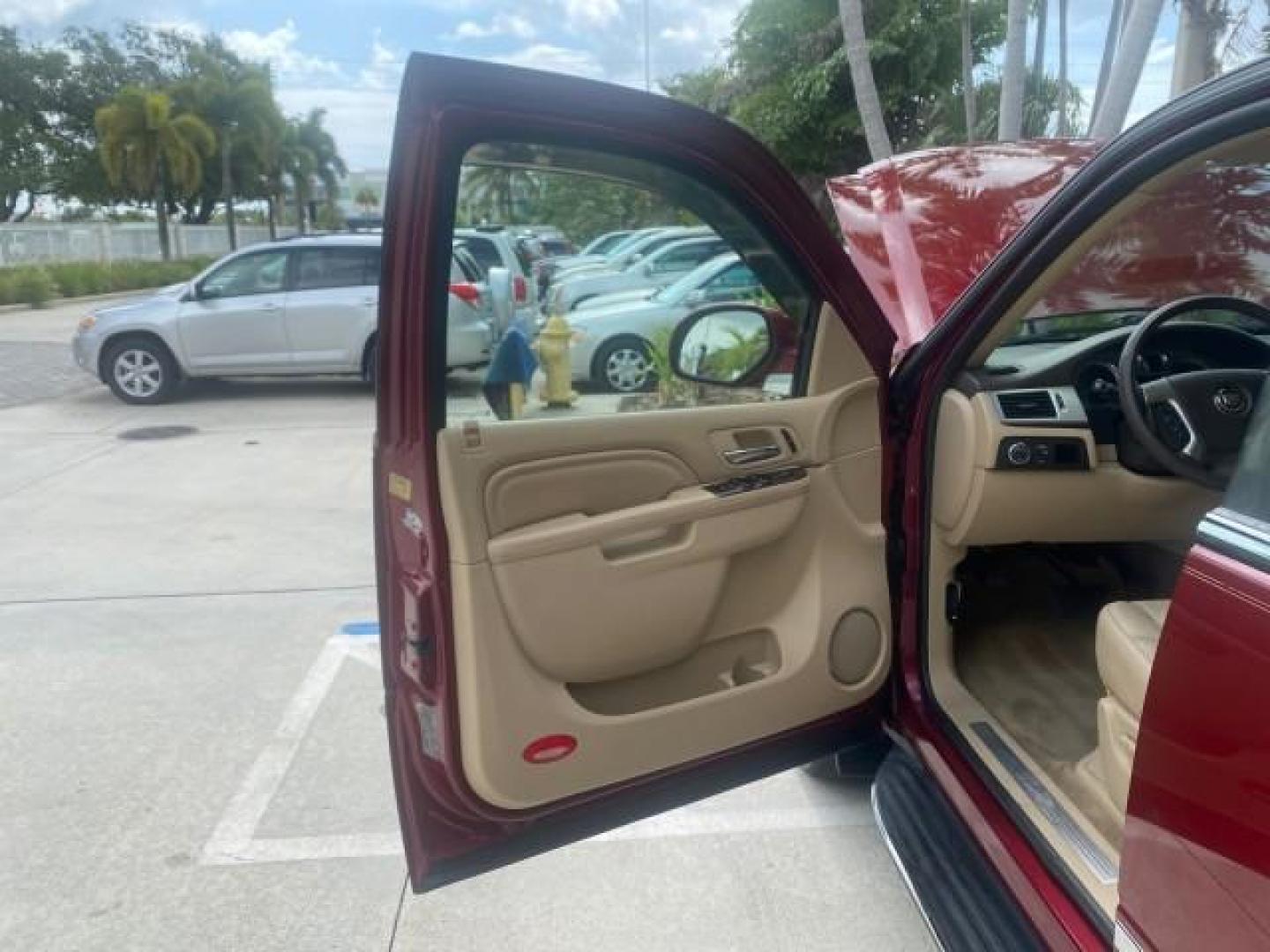 2011 Infrared Tintcoat /Cashmere/Cocoa Cadillac Escalade ESV Luxury LOW MILES 33,518 1 OWNER (1GYS3HEF2BR) with an 6.2L Vortec 1000 VVT V8 SFI Active Fuel Management Engine engine, Automatic transmission, located at 4701 North Dixie Hwy, Pompano Beach, FL, 33064, (954) 422-2889, 26.240938, -80.123474 - OUR WEBPAGE FLORIDACARS1.COM HAS OVER 100 PHOTOS AND FREE CARFAX LINK 2011 CADILLAC ESCALADE ESV LUXURY VIN: 1GYS3HEF2BR243684 1 G Y S 3 H E F 2 B R 2 4 3 6 8 4 4 DOOR WAGON/SPORT UTILITY 6.2L V8 F OHV 16V FLEX FUEL REAR WHEEL DRIVE Top Features 20 Inch Plus Wheels A/C Seat(s) Alloy Wheels BOSE Soun - Photo#9