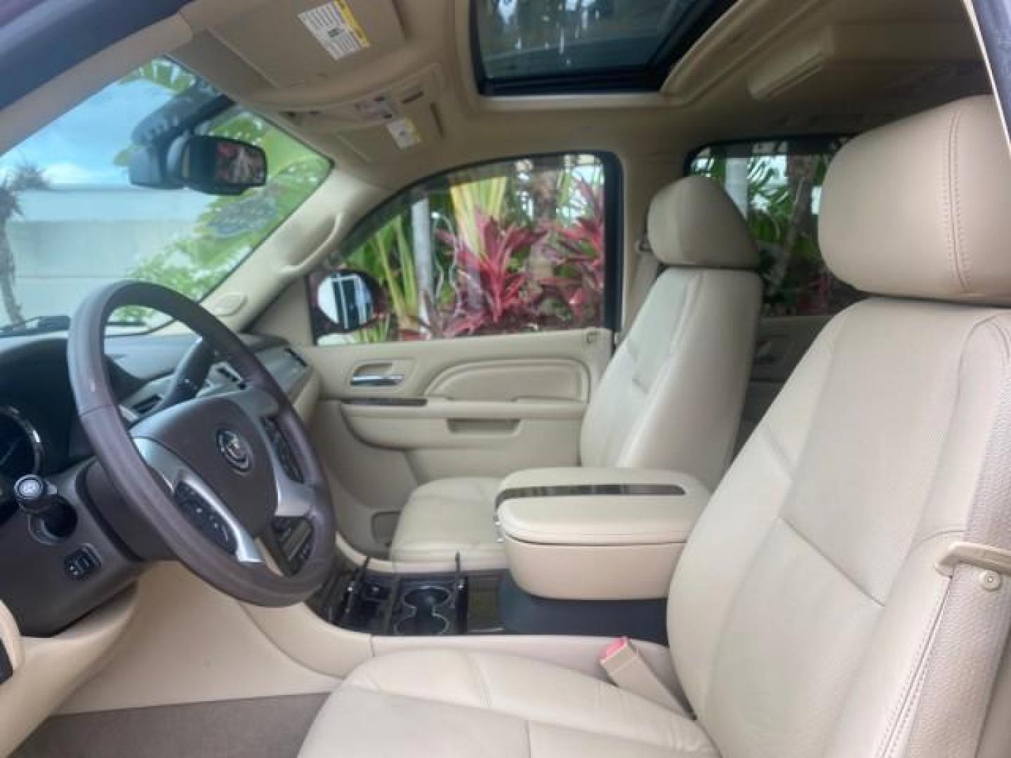 2011 Infrared Tintcoat /Cashmere/Cocoa Cadillac Escalade ESV Luxury LOW MILES 33,518 1 OWNER (1GYS3HEF2BR) with an 6.2L Vortec 1000 VVT V8 SFI Active Fuel Management Engine engine, Automatic transmission, located at 4701 North Dixie Hwy, Pompano Beach, FL, 33064, (954) 422-2889, 26.240938, -80.123474 - OUR WEBPAGE FLORIDACARS1.COM HAS OVER 100 PHOTOS AND FREE CARFAX LINK 2011 CADILLAC ESCALADE ESV LUXURY VIN: 1GYS3HEF2BR243684 1 G Y S 3 H E F 2 B R 2 4 3 6 8 4 4 DOOR WAGON/SPORT UTILITY 6.2L V8 F OHV 16V FLEX FUEL REAR WHEEL DRIVE Top Features 20 Inch Plus Wheels A/C Seat(s) Alloy Wheels BOSE Soun - Photo#35
