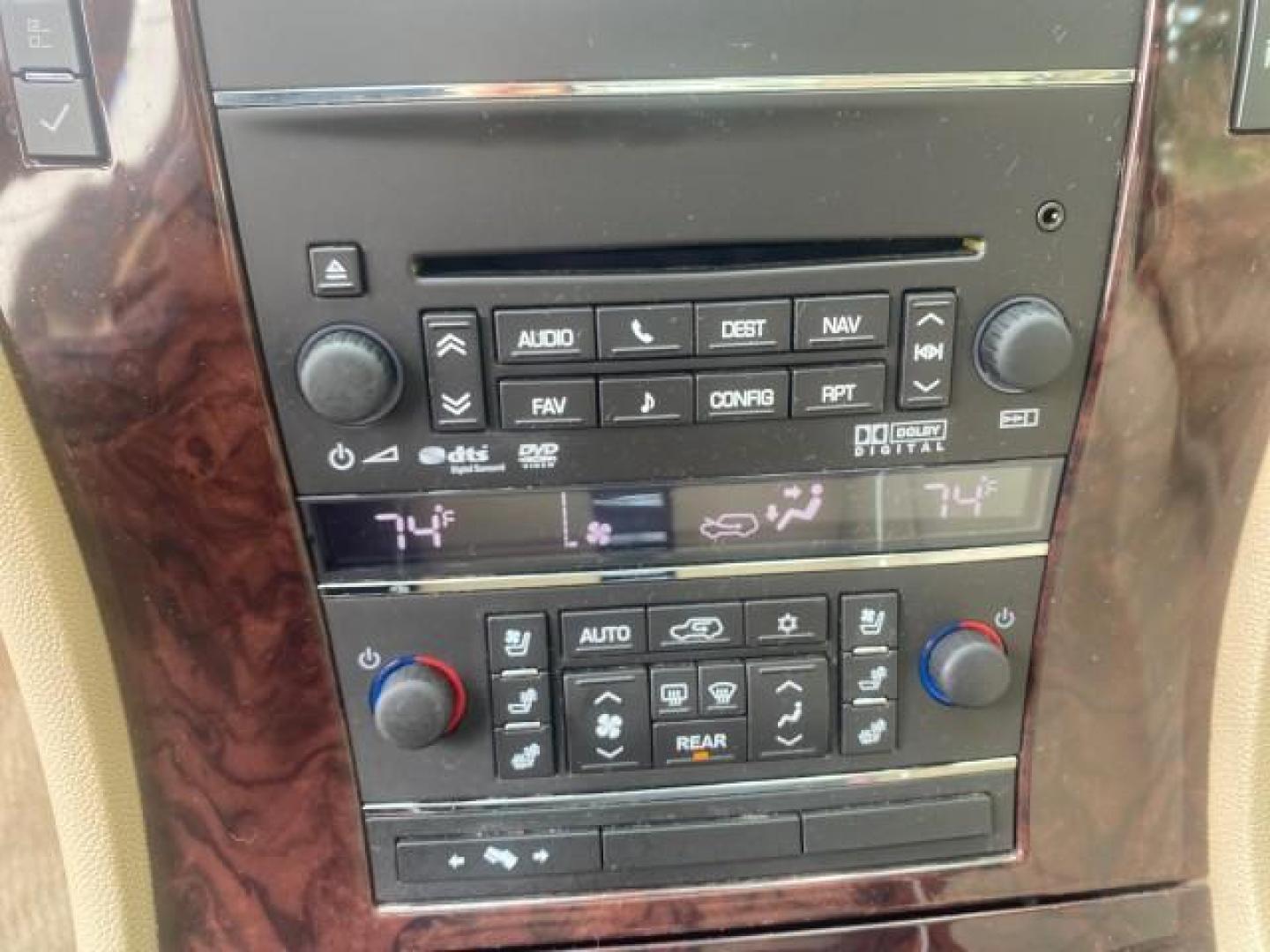 2011 Infrared Tintcoat /Cashmere/Cocoa Cadillac Escalade ESV Luxury LOW MILES 33,518 1 OWNER (1GYS3HEF2BR) with an 6.2L Vortec 1000 VVT V8 SFI Active Fuel Management Engine engine, Automatic transmission, located at 4701 North Dixie Hwy, Pompano Beach, FL, 33064, (954) 422-2889, 26.240938, -80.123474 - OUR WEBPAGE FLORIDACARS1.COM HAS OVER 100 PHOTOS AND FREE CARFAX LINK 2011 CADILLAC ESCALADE ESV LUXURY VIN: 1GYS3HEF2BR243684 1 G Y S 3 H E F 2 B R 2 4 3 6 8 4 4 DOOR WAGON/SPORT UTILITY 6.2L V8 F OHV 16V FLEX FUEL REAR WHEEL DRIVE Top Features 20 Inch Plus Wheels A/C Seat(s) Alloy Wheels BOSE Soun - Photo#46