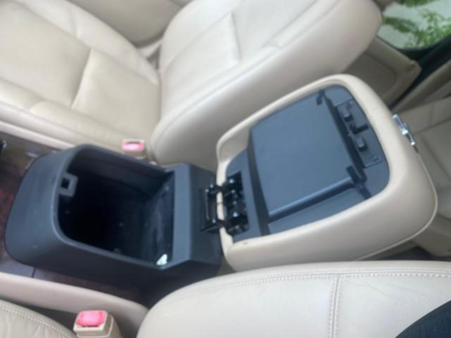 2011 Infrared Tintcoat /Cashmere/Cocoa Cadillac Escalade ESV Luxury LOW MILES 33,518 1 OWNER (1GYS3HEF2BR) with an 6.2L Vortec 1000 VVT V8 SFI Active Fuel Management Engine engine, Automatic transmission, located at 4701 North Dixie Hwy, Pompano Beach, FL, 33064, (954) 422-2889, 26.240938, -80.123474 - OUR WEBPAGE FLORIDACARS1.COM HAS OVER 100 PHOTOS AND FREE CARFAX LINK 2011 CADILLAC ESCALADE ESV LUXURY VIN: 1GYS3HEF2BR243684 1 G Y S 3 H E F 2 B R 2 4 3 6 8 4 4 DOOR WAGON/SPORT UTILITY 6.2L V8 F OHV 16V FLEX FUEL REAR WHEEL DRIVE Top Features 20 Inch Plus Wheels A/C Seat(s) Alloy Wheels BOSE Soun - Photo#52