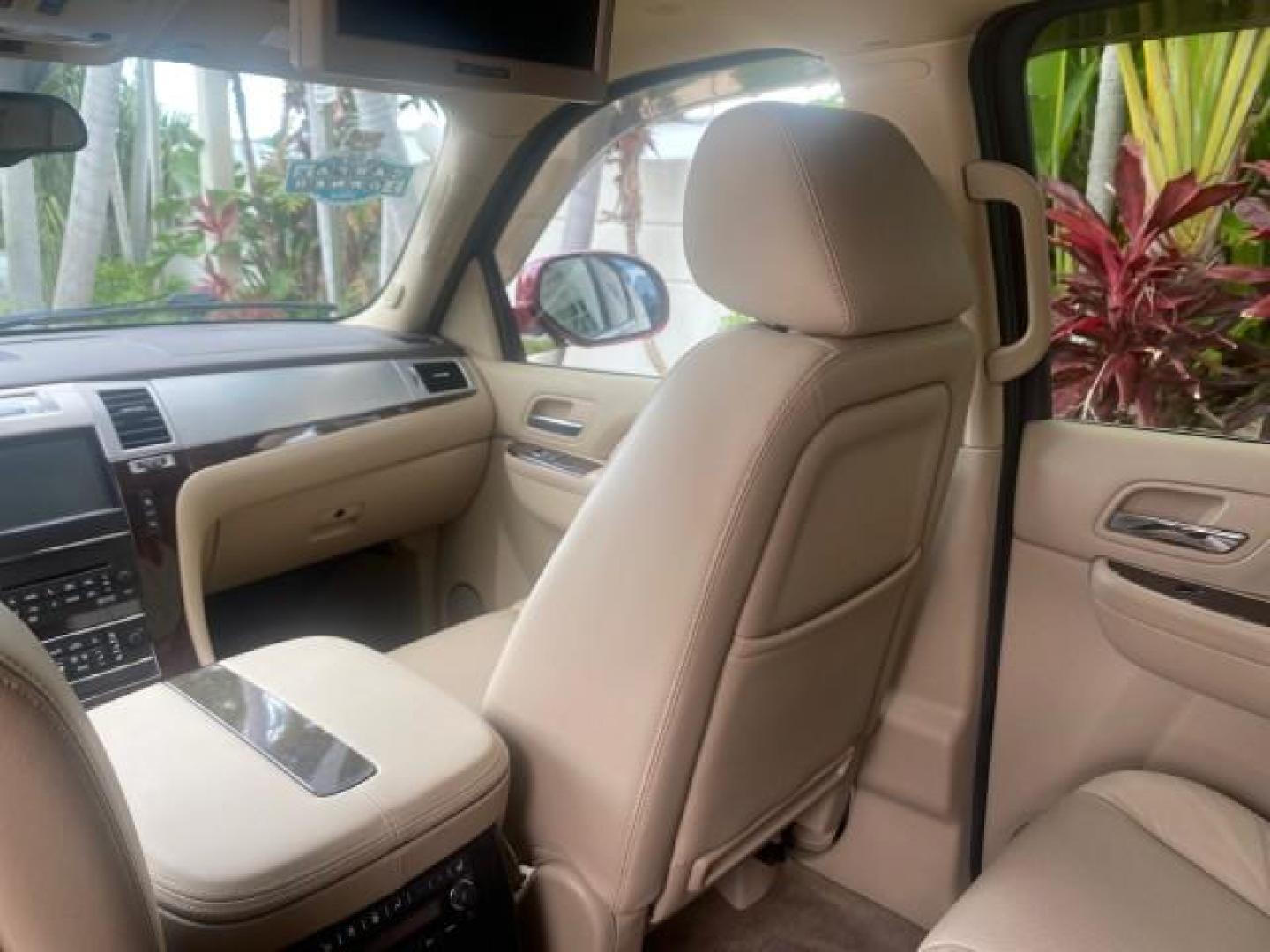 2011 Infrared Tintcoat /Cashmere/Cocoa Cadillac Escalade ESV Luxury LOW MILES 33,518 1 OWNER (1GYS3HEF2BR) with an 6.2L Vortec 1000 VVT V8 SFI Active Fuel Management Engine engine, Automatic transmission, located at 4701 North Dixie Hwy, Pompano Beach, FL, 33064, (954) 422-2889, 26.240938, -80.123474 - OUR WEBPAGE FLORIDACARS1.COM HAS OVER 100 PHOTOS AND FREE CARFAX LINK 2011 CADILLAC ESCALADE ESV LUXURY VIN: 1GYS3HEF2BR243684 1 G Y S 3 H E F 2 B R 2 4 3 6 8 4 4 DOOR WAGON/SPORT UTILITY 6.2L V8 F OHV 16V FLEX FUEL REAR WHEEL DRIVE Top Features 20 Inch Plus Wheels A/C Seat(s) Alloy Wheels BOSE Soun - Photo#63