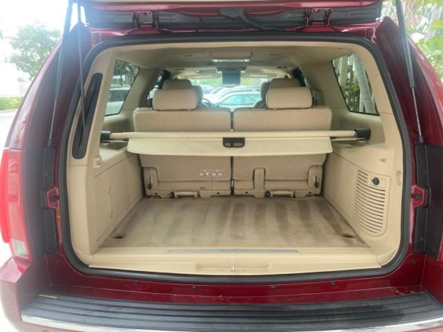 2011 Infrared Tintcoat /Cashmere/Cocoa Cadillac Escalade ESV Luxury LOW MILES 33,518 1 OWNER (1GYS3HEF2BR) with an 6.2L Vortec 1000 VVT V8 SFI Active Fuel Management Engine engine, Automatic transmission, located at 4701 North Dixie Hwy, Pompano Beach, FL, 33064, (954) 422-2889, 26.240938, -80.123474 - OUR WEBPAGE FLORIDACARS1.COM HAS OVER 100 PHOTOS AND FREE CARFAX LINK 2011 CADILLAC ESCALADE ESV LUXURY VIN: 1GYS3HEF2BR243684 1 G Y S 3 H E F 2 B R 2 4 3 6 8 4 4 DOOR WAGON/SPORT UTILITY 6.2L V8 F OHV 16V FLEX FUEL REAR WHEEL DRIVE Top Features 20 Inch Plus Wheels A/C Seat(s) Alloy Wheels BOSE Soun - Photo#84