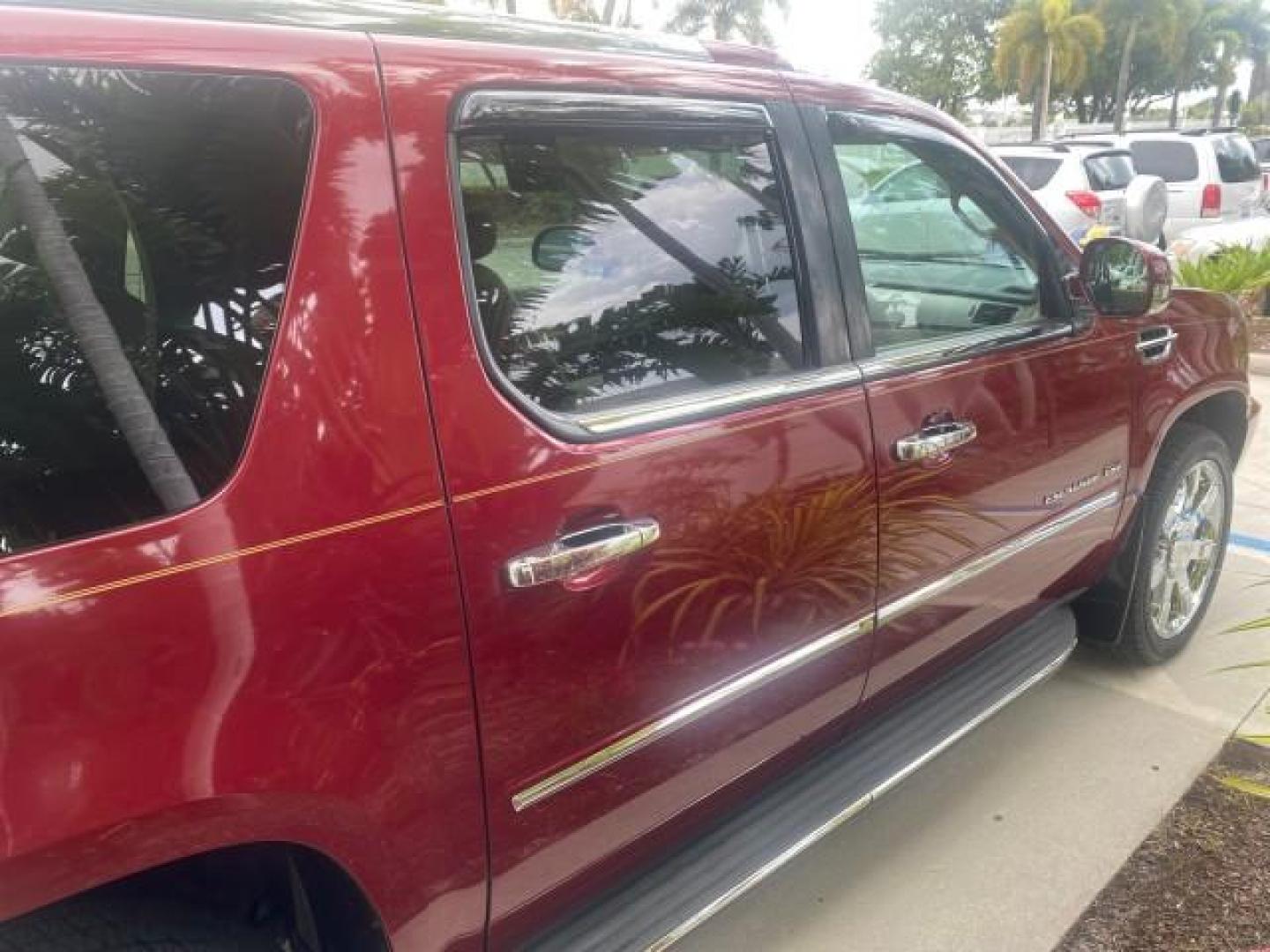 2011 Infrared Tintcoat /Cashmere/Cocoa Cadillac Escalade ESV Luxury LOW MILES 33,518 1 OWNER (1GYS3HEF2BR) with an 6.2L Vortec 1000 VVT V8 SFI Active Fuel Management Engine engine, Automatic transmission, located at 4701 North Dixie Hwy, Pompano Beach, FL, 33064, (954) 422-2889, 26.240938, -80.123474 - OUR WEBPAGE FLORIDACARS1.COM HAS OVER 100 PHOTOS AND FREE CARFAX LINK 2011 CADILLAC ESCALADE ESV LUXURY VIN: 1GYS3HEF2BR243684 1 G Y S 3 H E F 2 B R 2 4 3 6 8 4 4 DOOR WAGON/SPORT UTILITY 6.2L V8 F OHV 16V FLEX FUEL REAR WHEEL DRIVE Top Features 20 Inch Plus Wheels A/C Seat(s) Alloy Wheels BOSE Soun - Photo#90