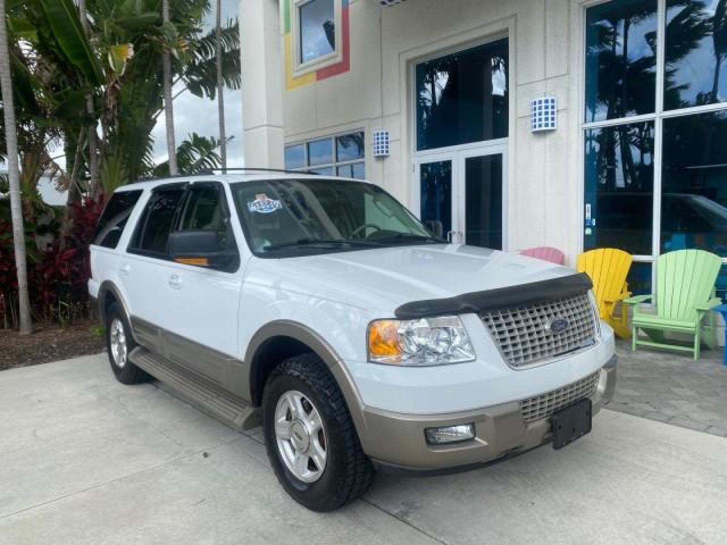 2003 Oxford White /Medium Parchment Ford Expedition Eddie Bauer 1 OWNER (1FMFU17L83L) with an 5.4L SOHC SEFI V8 Triton Engine engine, Automatic transmission, located at 4701 North Dixie Hwy, Pompano Beach, FL, 33064, (954) 422-2889, 26.240938, -80.123474 - OUR WEBPAGE FLORIDACARS1.COM HAS OVER 100 PHOTOS AND FREE CARFAX LINK 2003 FORD EXPEDITION EDDIE BAUER VIN: 1FMFU17L83LB96384 1 F M F U 1 7 L 8 3 L B 9 6 3 8 4 4 DOOR WAGON/SPORT UTILITY 5.4L V8 F SOHC 16V GASOLINE REAR WHEEL DRIVE Top Features Alloy Wheels Audiophile Sound System Front Seat Heaters - Photo#1