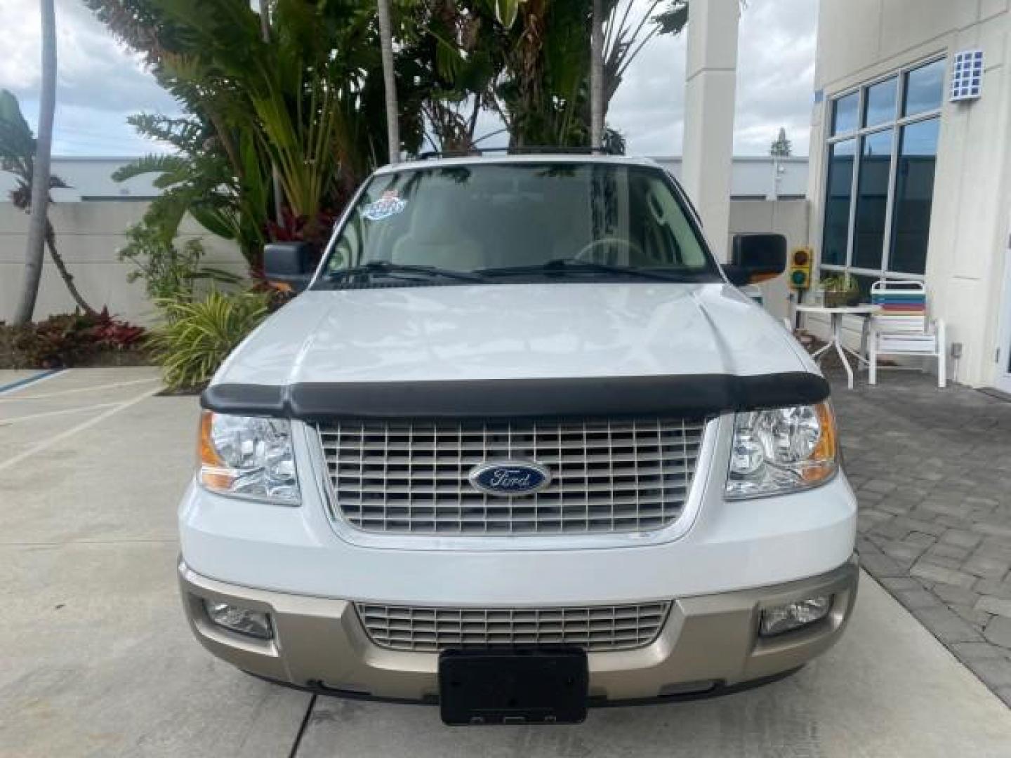 2003 Oxford White /Medium Parchment Ford Expedition Eddie Bauer 1 OWNER (1FMFU17L83L) with an 5.4L SOHC SEFI V8 Triton Engine engine, Automatic transmission, located at 4701 North Dixie Hwy, Pompano Beach, FL, 33064, (954) 422-2889, 26.240938, -80.123474 - OUR WEBPAGE FLORIDACARS1.COM HAS OVER 100 PHOTOS AND FREE CARFAX LINK 2003 FORD EXPEDITION EDDIE BAUER VIN: 1FMFU17L83LB96384 1 F M F U 1 7 L 8 3 L B 9 6 3 8 4 4 DOOR WAGON/SPORT UTILITY 5.4L V8 F SOHC 16V GASOLINE REAR WHEEL DRIVE Top Features Alloy Wheels Audiophile Sound System Front Seat Heaters - Photo#2