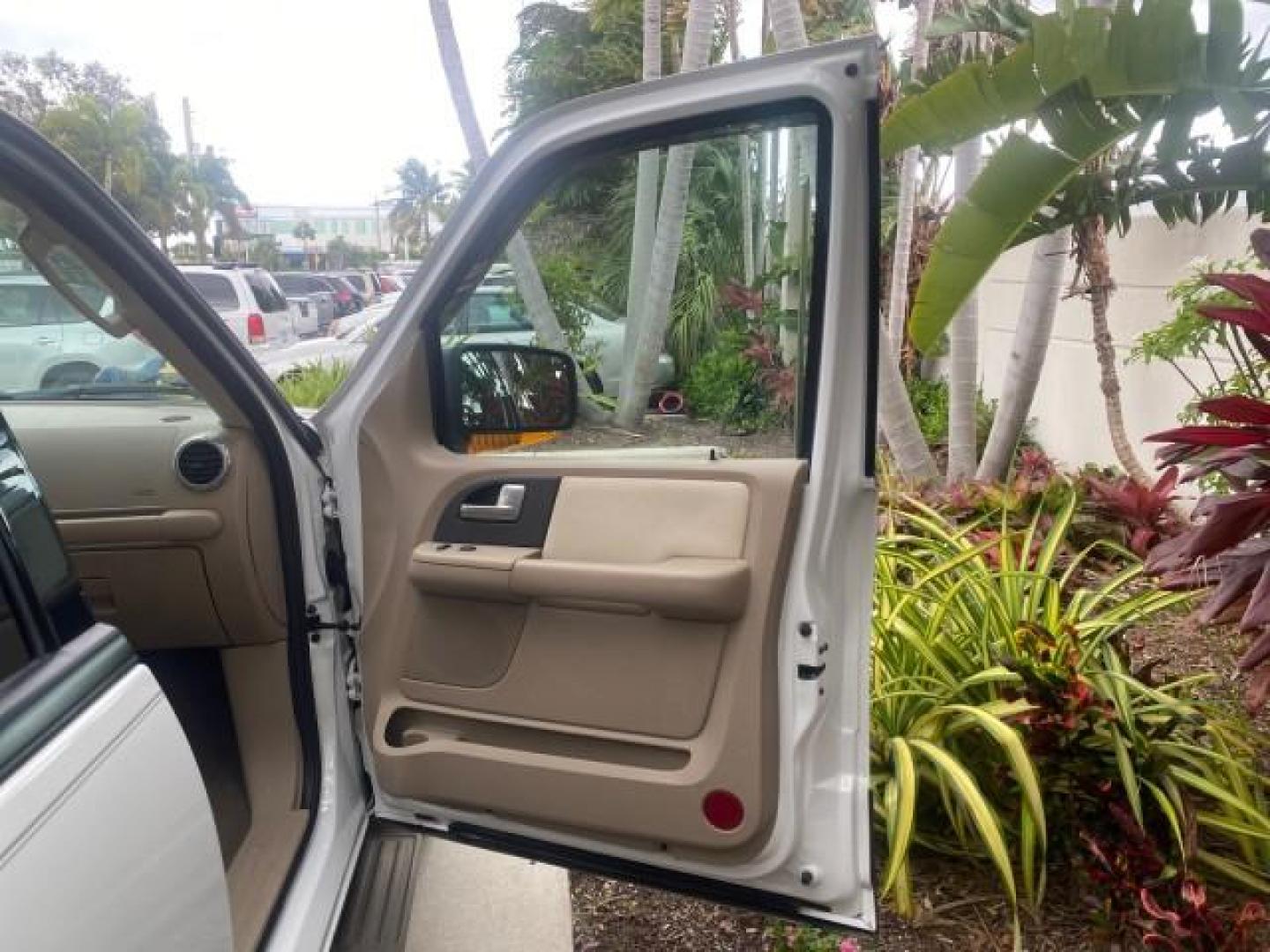2003 Oxford White /Medium Parchment Ford Expedition Eddie Bauer 1 OWNER (1FMFU17L83L) with an 5.4L SOHC SEFI V8 Triton Engine engine, Automatic transmission, located at 4701 North Dixie Hwy, Pompano Beach, FL, 33064, (954) 422-2889, 26.240938, -80.123474 - OUR WEBPAGE FLORIDACARS1.COM HAS OVER 100 PHOTOS AND FREE CARFAX LINK 2003 FORD EXPEDITION EDDIE BAUER VIN: 1FMFU17L83LB96384 1 F M F U 1 7 L 8 3 L B 9 6 3 8 4 4 DOOR WAGON/SPORT UTILITY 5.4L V8 F SOHC 16V GASOLINE REAR WHEEL DRIVE Top Features Alloy Wheels Audiophile Sound System Front Seat Heaters - Photo#11
