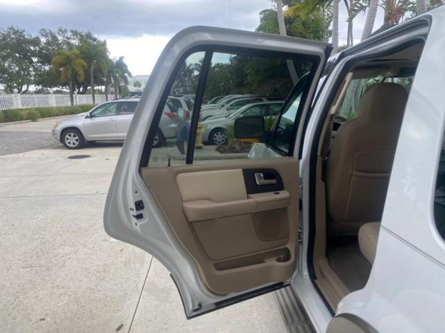 2003 Oxford White /Medium Parchment Ford Expedition Eddie Bauer 1 OWNER (1FMFU17L83L) with an 5.4L SOHC SEFI V8 Triton Engine engine, Automatic transmission, located at 4701 North Dixie Hwy, Pompano Beach, FL, 33064, (954) 422-2889, 26.240938, -80.123474 - OUR WEBPAGE FLORIDACARS1.COM HAS OVER 100 PHOTOS AND FREE CARFAX LINK 2003 FORD EXPEDITION EDDIE BAUER VIN: 1FMFU17L83LB96384 1 F M F U 1 7 L 8 3 L B 9 6 3 8 4 4 DOOR WAGON/SPORT UTILITY 5.4L V8 F SOHC 16V GASOLINE REAR WHEEL DRIVE Top Features Alloy Wheels Audiophile Sound System Front Seat Heaters - Photo#13