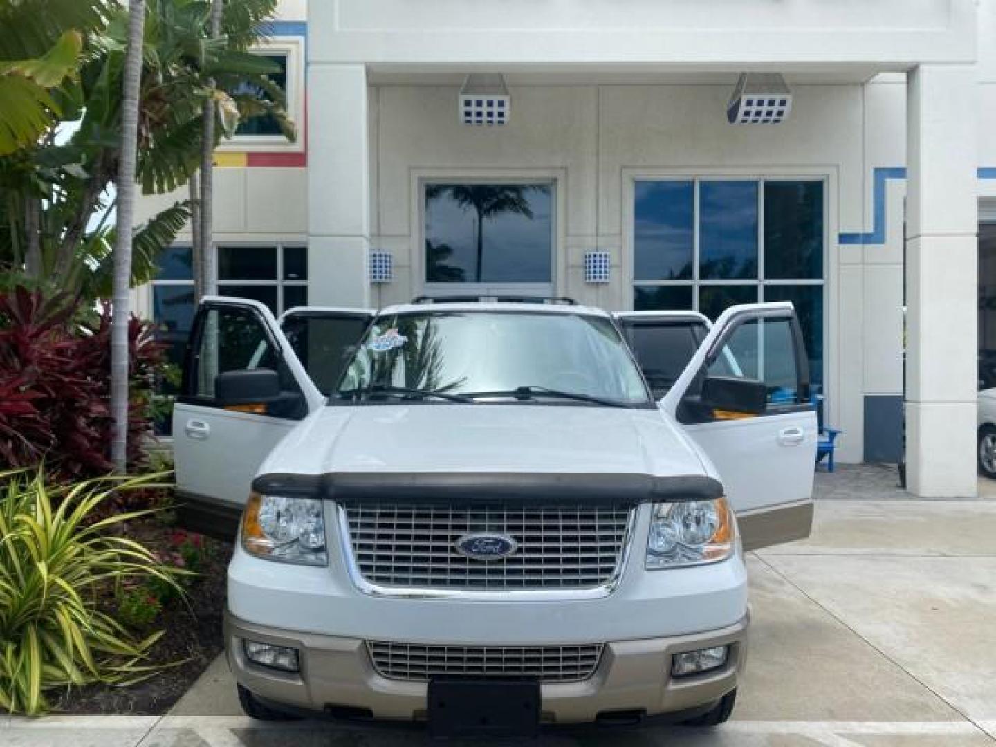 2003 Oxford White /Medium Parchment Ford Expedition Eddie Bauer 1 OWNER (1FMFU17L83L) with an 5.4L SOHC SEFI V8 Triton Engine engine, Automatic transmission, located at 4701 North Dixie Hwy, Pompano Beach, FL, 33064, (954) 422-2889, 26.240938, -80.123474 - OUR WEBPAGE FLORIDACARS1.COM HAS OVER 100 PHOTOS AND FREE CARFAX LINK 2003 FORD EXPEDITION EDDIE BAUER VIN: 1FMFU17L83LB96384 1 F M F U 1 7 L 8 3 L B 9 6 3 8 4 4 DOOR WAGON/SPORT UTILITY 5.4L V8 F SOHC 16V GASOLINE REAR WHEEL DRIVE Top Features Alloy Wheels Audiophile Sound System Front Seat Heaters - Photo#16