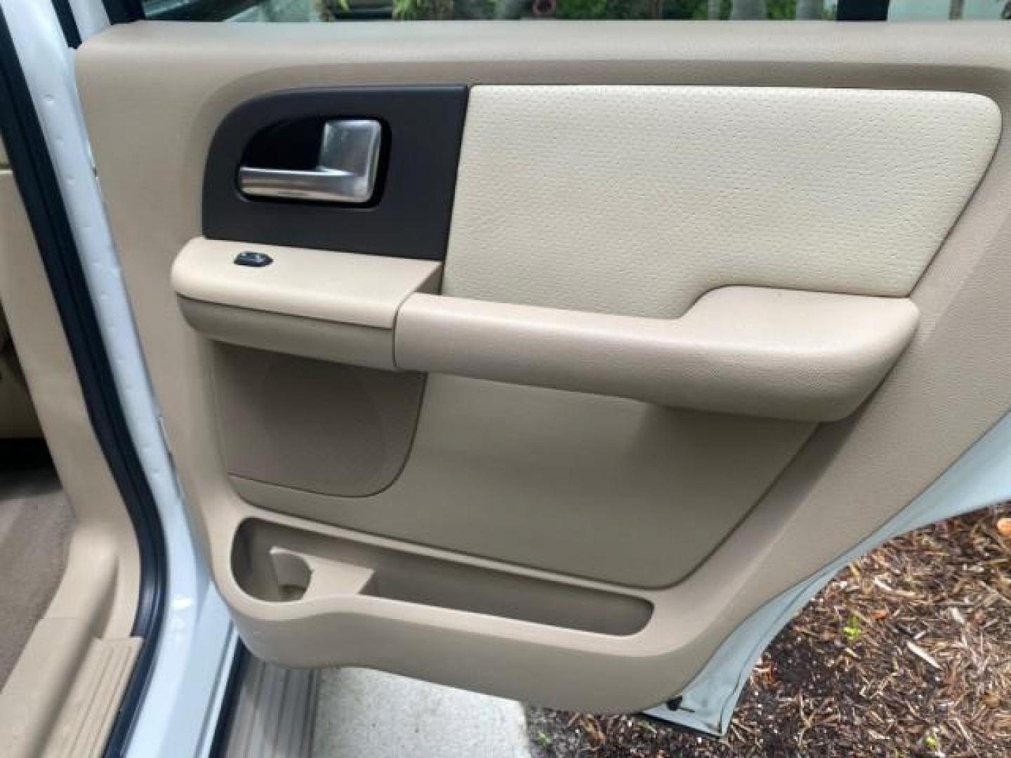 2003 Oxford White /Medium Parchment Ford Expedition Eddie Bauer 1 OWNER (1FMFU17L83L) with an 5.4L SOHC SEFI V8 Triton Engine engine, Automatic transmission, located at 4701 North Dixie Hwy, Pompano Beach, FL, 33064, (954) 422-2889, 26.240938, -80.123474 - OUR WEBPAGE FLORIDACARS1.COM HAS OVER 100 PHOTOS AND FREE CARFAX LINK 2003 FORD EXPEDITION EDDIE BAUER VIN: 1FMFU17L83LB96384 1 F M F U 1 7 L 8 3 L B 9 6 3 8 4 4 DOOR WAGON/SPORT UTILITY 5.4L V8 F SOHC 16V GASOLINE REAR WHEEL DRIVE Top Features Alloy Wheels Audiophile Sound System Front Seat Heaters - Photo#98