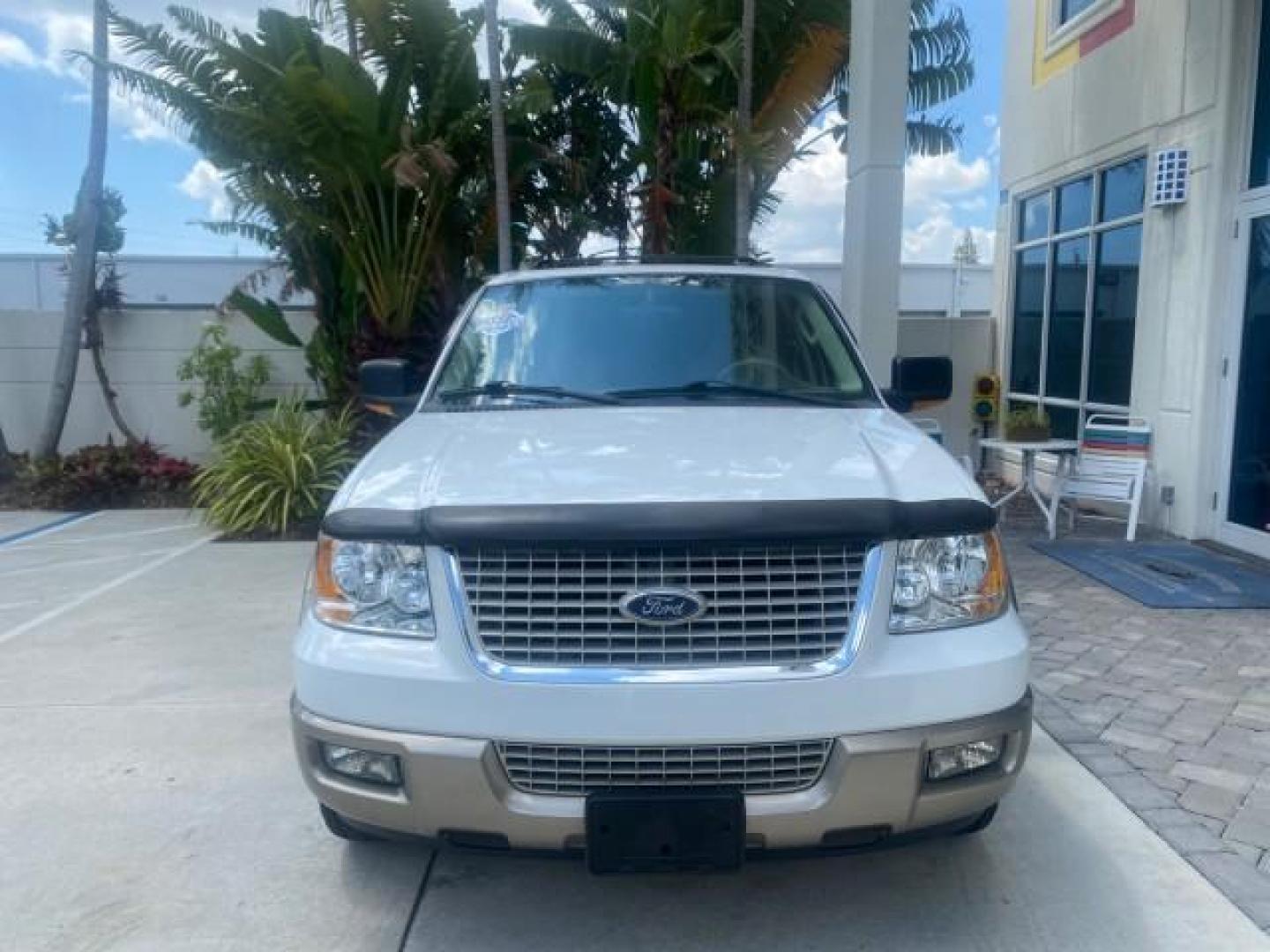 2003 Oxford White /Medium Parchment Ford Expedition Eddie Bauer 1 OWNER (1FMFU17L83L) with an 5.4L SOHC SEFI V8 Triton Engine engine, Automatic transmission, located at 4701 North Dixie Hwy, Pompano Beach, FL, 33064, (954) 422-2889, 26.240938, -80.123474 - OUR WEBPAGE FLORIDACARS1.COM HAS OVER 100 PHOTOS AND FREE CARFAX LINK 2003 FORD EXPEDITION EDDIE BAUER VIN: 1FMFU17L83LB96384 1 F M F U 1 7 L 8 3 L B 9 6 3 8 4 4 DOOR WAGON/SPORT UTILITY 5.4L V8 F SOHC 16V GASOLINE REAR WHEEL DRIVE Top Features Alloy Wheels Audiophile Sound System Front Seat Heaters - Photo#2