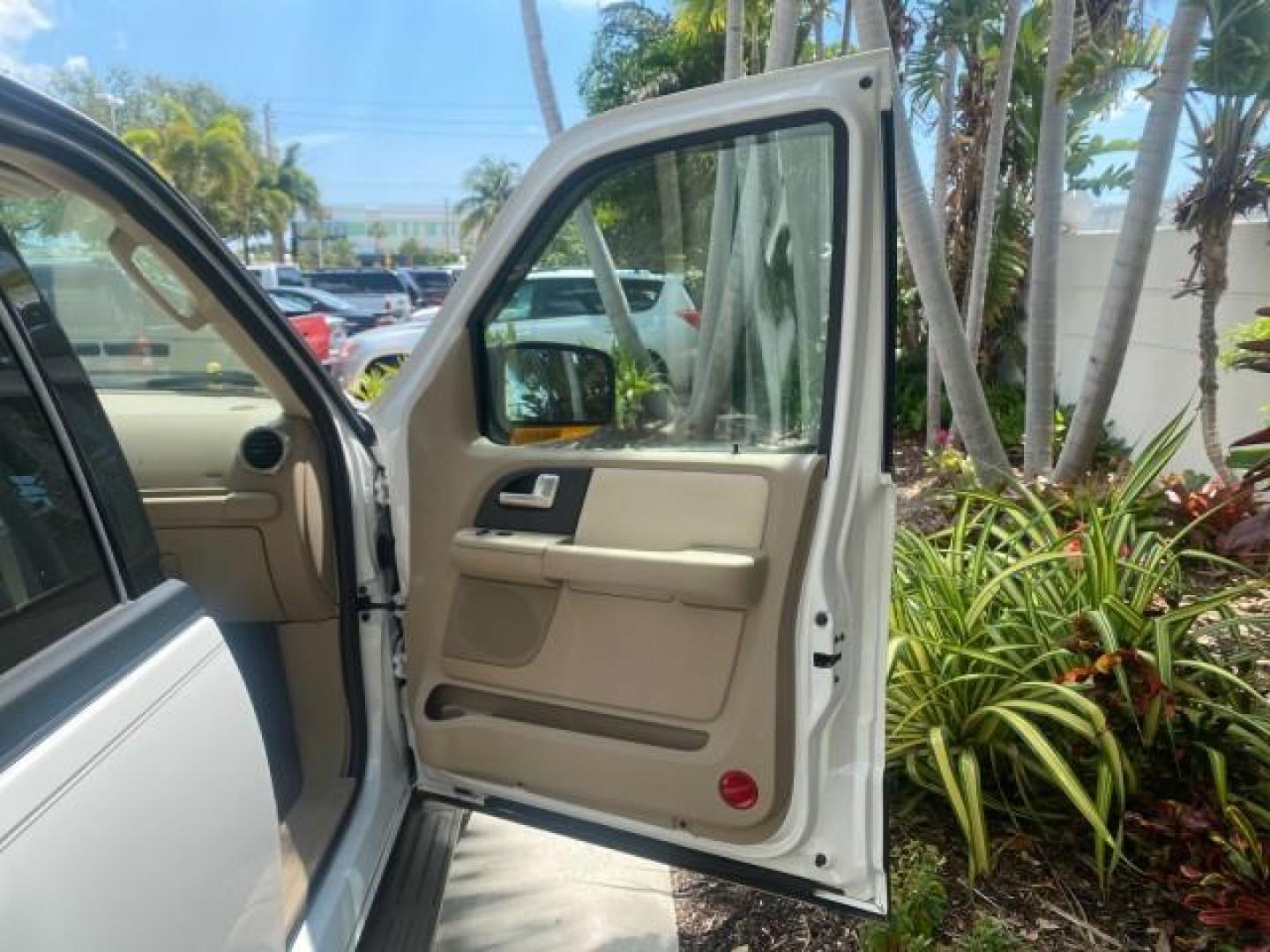 2003 Oxford White /Medium Parchment Ford Expedition Eddie Bauer 1 OWNER (1FMFU17L83L) with an 5.4L SOHC SEFI V8 Triton Engine engine, Automatic transmission, located at 4701 North Dixie Hwy, Pompano Beach, FL, 33064, (954) 422-2889, 26.240938, -80.123474 - OUR WEBPAGE FLORIDACARS1.COM HAS OVER 100 PHOTOS AND FREE CARFAX LINK 2003 FORD EXPEDITION EDDIE BAUER VIN: 1FMFU17L83LB96384 1 F M F U 1 7 L 8 3 L B 9 6 3 8 4 4 DOOR WAGON/SPORT UTILITY 5.4L V8 F SOHC 16V GASOLINE REAR WHEEL DRIVE Top Features Alloy Wheels Audiophile Sound System Front Seat Heaters - Photo#11