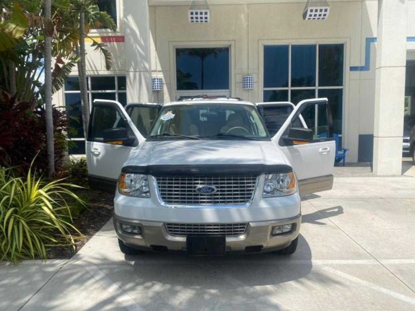 2003 Oxford White /Medium Parchment Ford Expedition Eddie Bauer 1 OWNER (1FMFU17L83L) with an 5.4L SOHC SEFI V8 Triton Engine engine, Automatic transmission, located at 4701 North Dixie Hwy, Pompano Beach, FL, 33064, (954) 422-2889, 26.240938, -80.123474 - OUR WEBPAGE FLORIDACARS1.COM HAS OVER 100 PHOTOS AND FREE CARFAX LINK 2003 FORD EXPEDITION EDDIE BAUER VIN: 1FMFU17L83LB96384 1 F M F U 1 7 L 8 3 L B 9 6 3 8 4 4 DOOR WAGON/SPORT UTILITY 5.4L V8 F SOHC 16V GASOLINE REAR WHEEL DRIVE Top Features Alloy Wheels Audiophile Sound System Front Seat Heaters - Photo#16