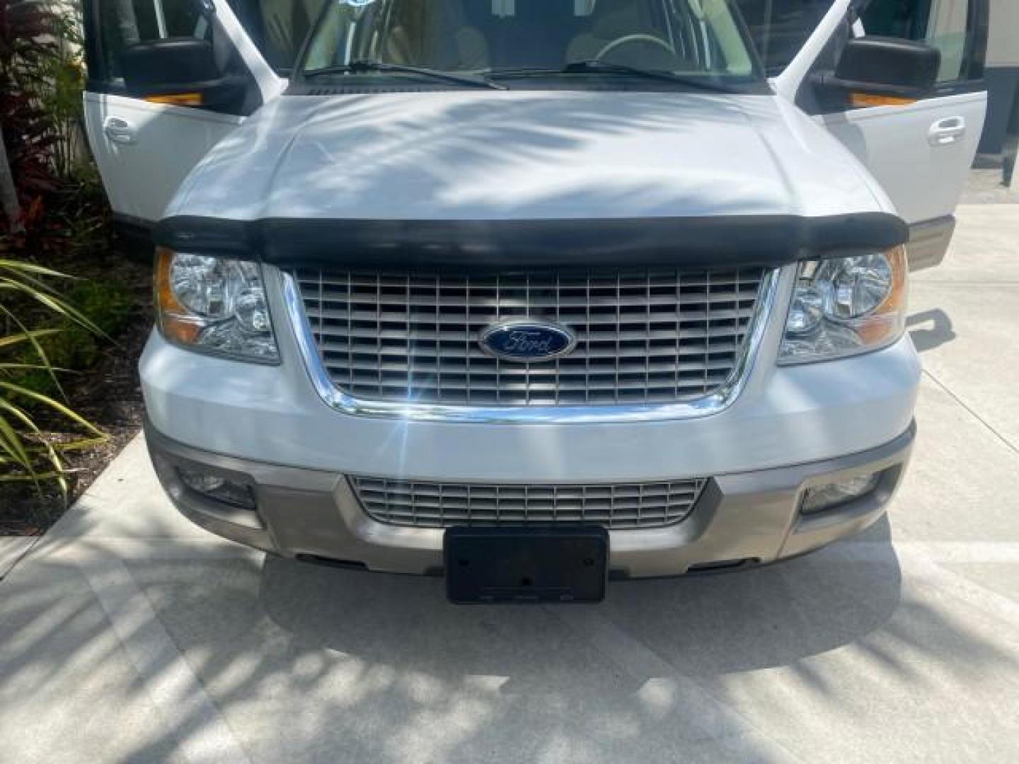 2003 Oxford White /Medium Parchment Ford Expedition Eddie Bauer 1 OWNER (1FMFU17L83L) with an 5.4L SOHC SEFI V8 Triton Engine engine, Automatic transmission, located at 4701 North Dixie Hwy, Pompano Beach, FL, 33064, (954) 422-2889, 26.240938, -80.123474 - OUR WEBPAGE FLORIDACARS1.COM HAS OVER 100 PHOTOS AND FREE CARFAX LINK 2003 FORD EXPEDITION EDDIE BAUER VIN: 1FMFU17L83LB96384 1 F M F U 1 7 L 8 3 L B 9 6 3 8 4 4 DOOR WAGON/SPORT UTILITY 5.4L V8 F SOHC 16V GASOLINE REAR WHEEL DRIVE Top Features Alloy Wheels Audiophile Sound System Front Seat Heaters - Photo#17