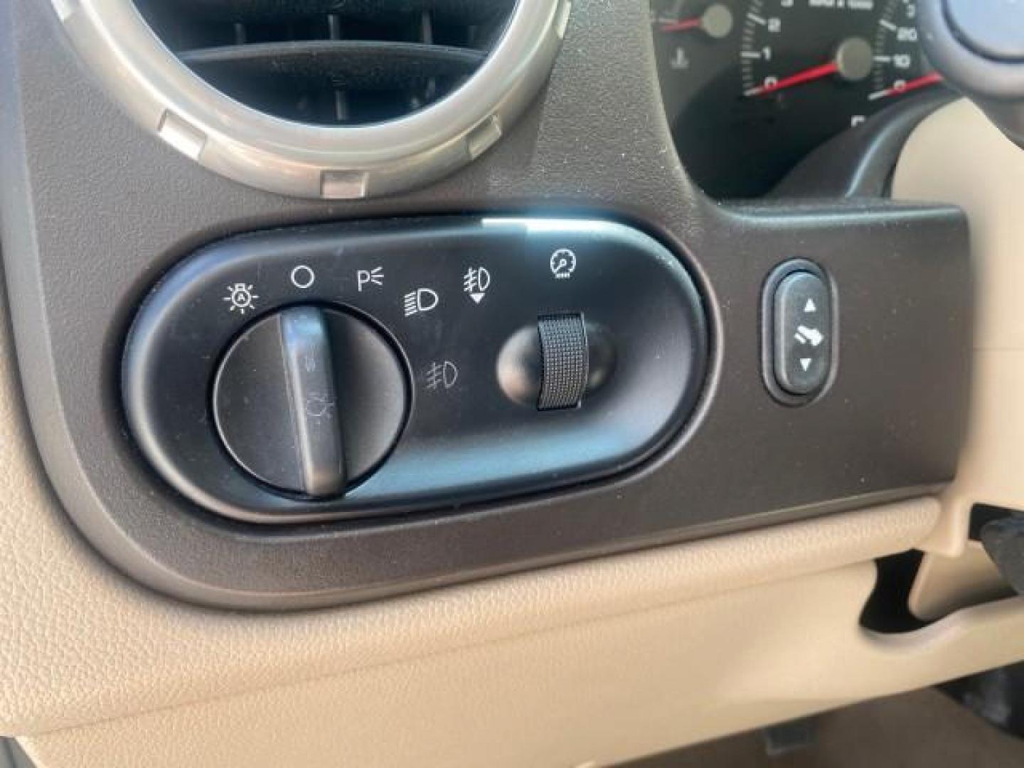 2003 Oxford White /Medium Parchment Ford Expedition Eddie Bauer 1 OWNER (1FMFU17L83L) with an 5.4L SOHC SEFI V8 Triton Engine engine, Automatic transmission, located at 4701 North Dixie Hwy, Pompano Beach, FL, 33064, (954) 422-2889, 26.240938, -80.123474 - OUR WEBPAGE FLORIDACARS1.COM HAS OVER 100 PHOTOS AND FREE CARFAX LINK 2003 FORD EXPEDITION EDDIE BAUER VIN: 1FMFU17L83LB96384 1 F M F U 1 7 L 8 3 L B 9 6 3 8 4 4 DOOR WAGON/SPORT UTILITY 5.4L V8 F SOHC 16V GASOLINE REAR WHEEL DRIVE Top Features Alloy Wheels Audiophile Sound System Front Seat Heaters - Photo#45